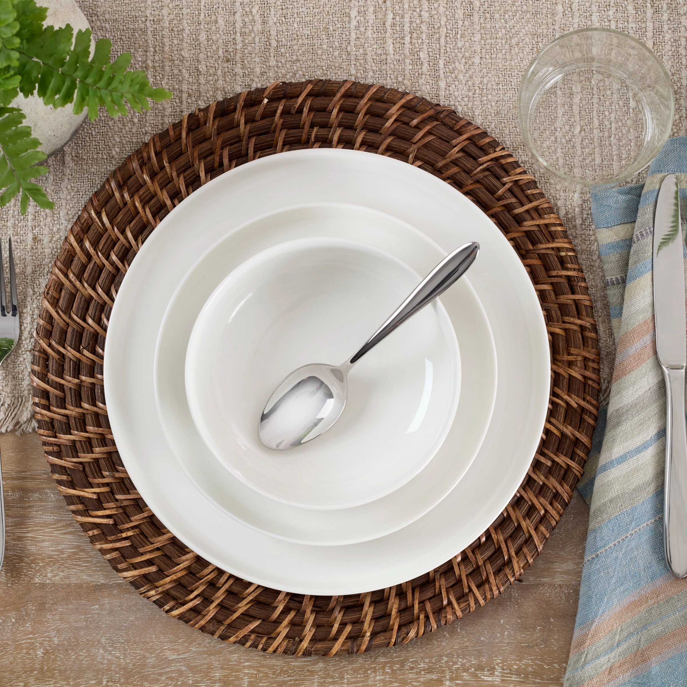 24 Seven White 12-Piece Dinnerware Set