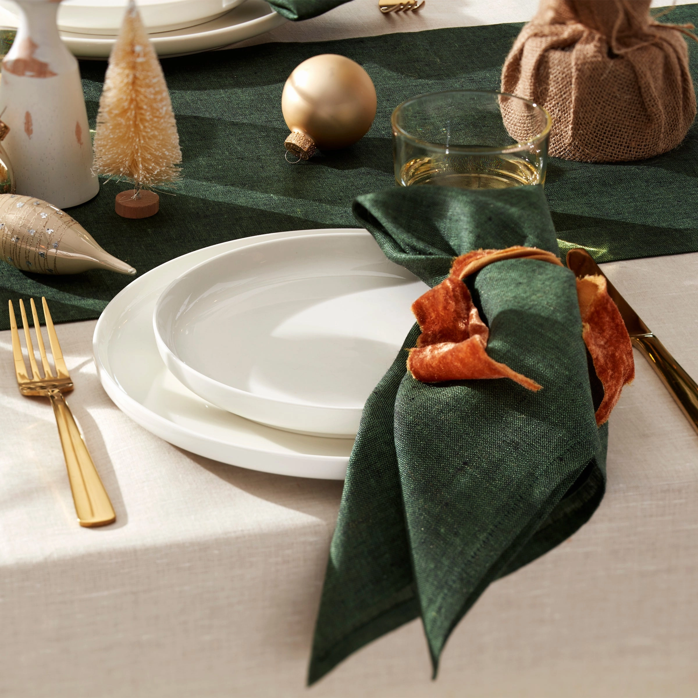 24 Seven White 12-Piece Dinnerware Set