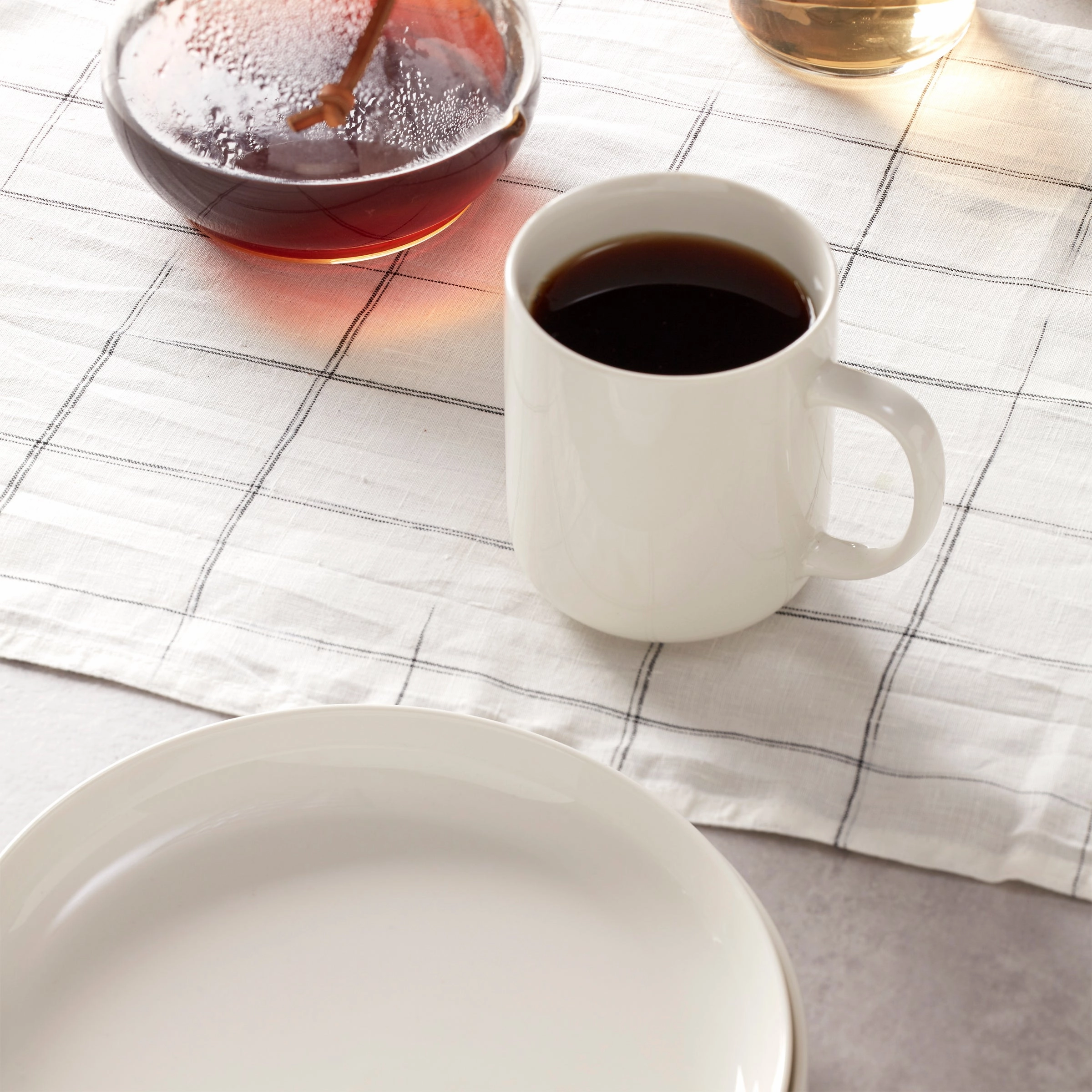 24 Seven White 12-Piece Dinnerware Set