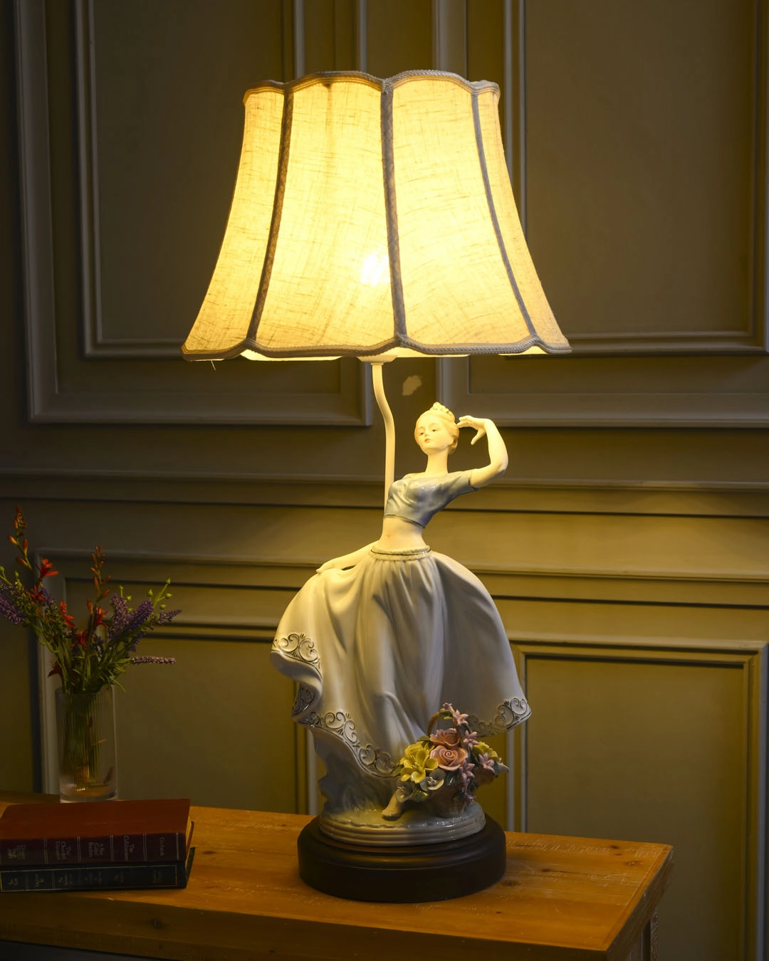 'Victorian Lady' Fine Porcelain Figurine Table Lamp