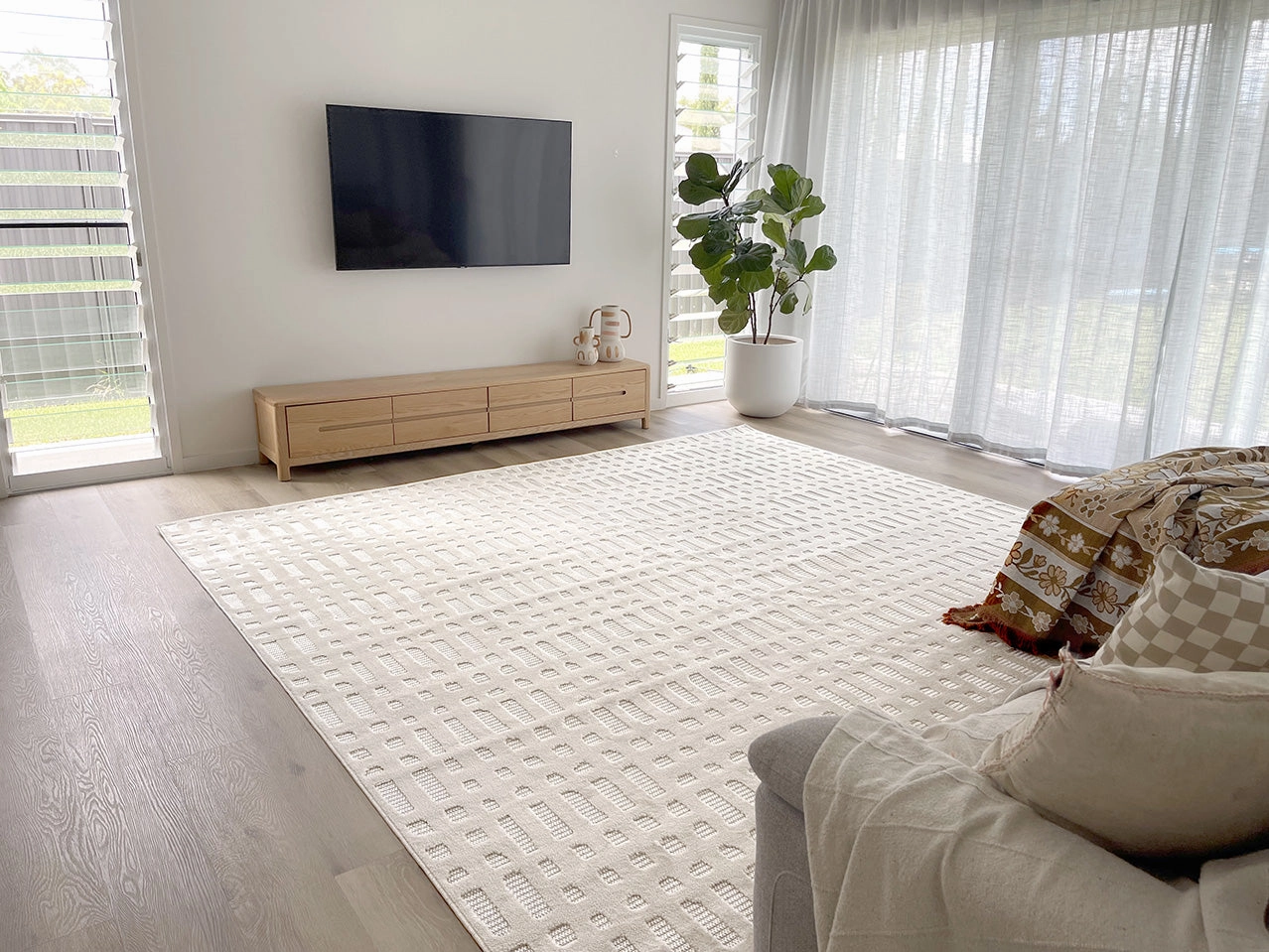 Adrianne Ivory Cream Checkered Indoor Outdoor Rug *NO RETURNS UNLESS FAULTY