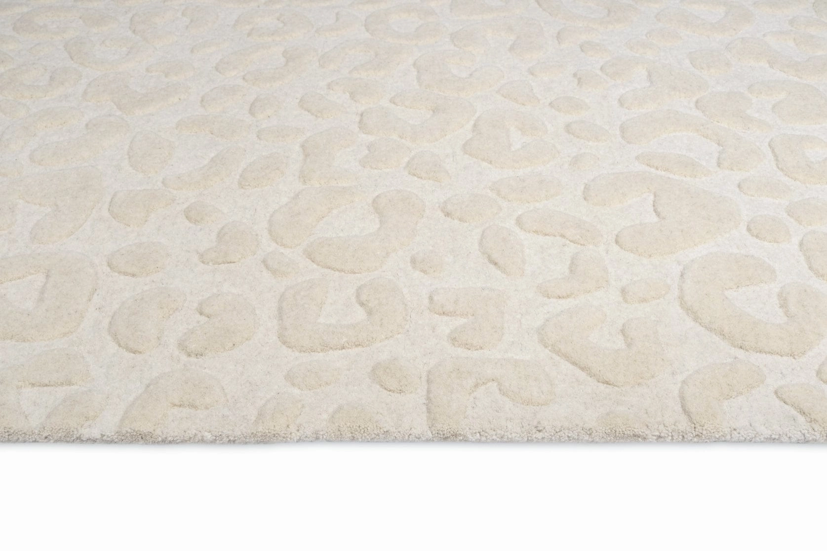 Agnes Ivory Cream Carved Animal Pattern Rug *NO RETURNS UNLESS FAULTY