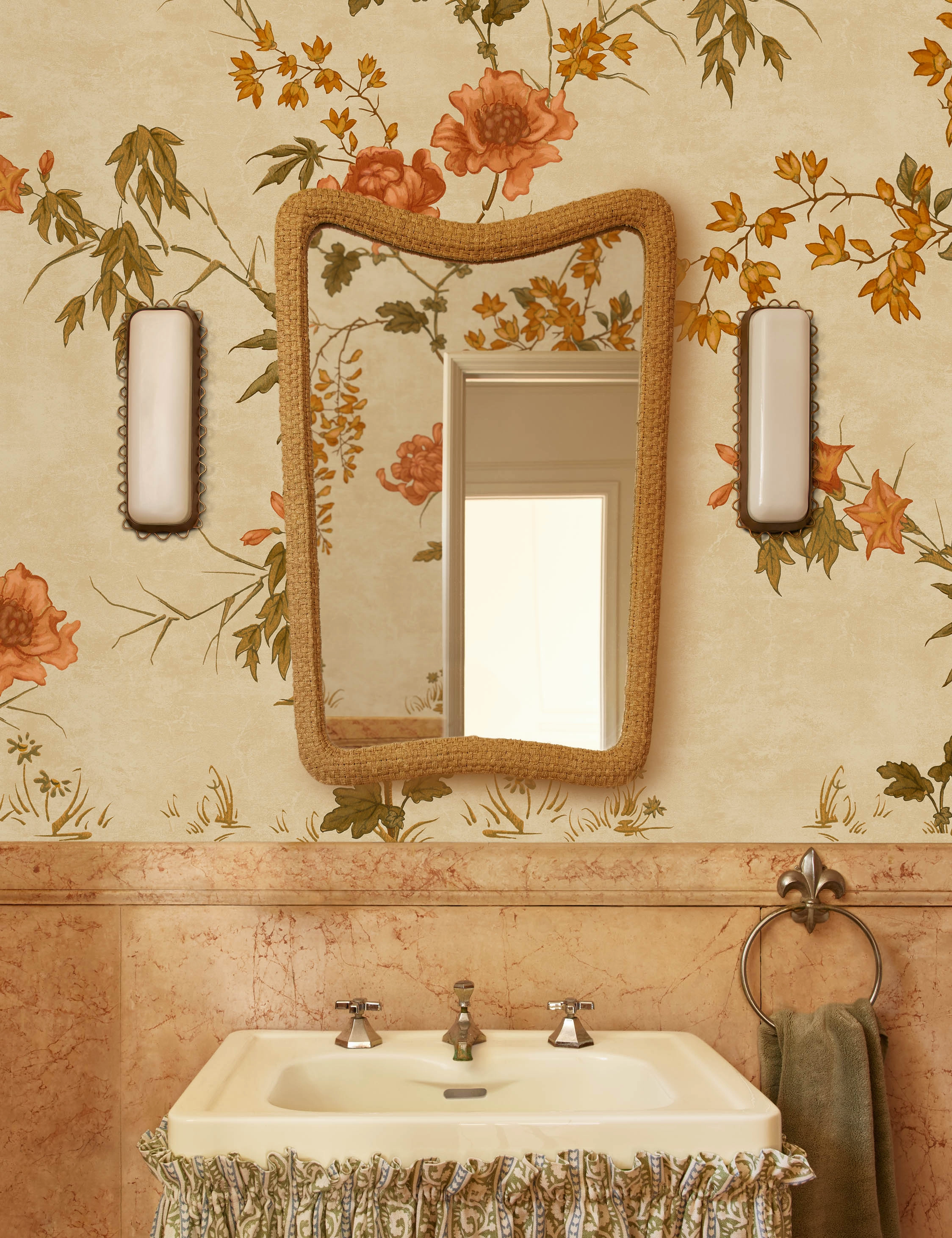 Anora Mirrornordic style wall decor