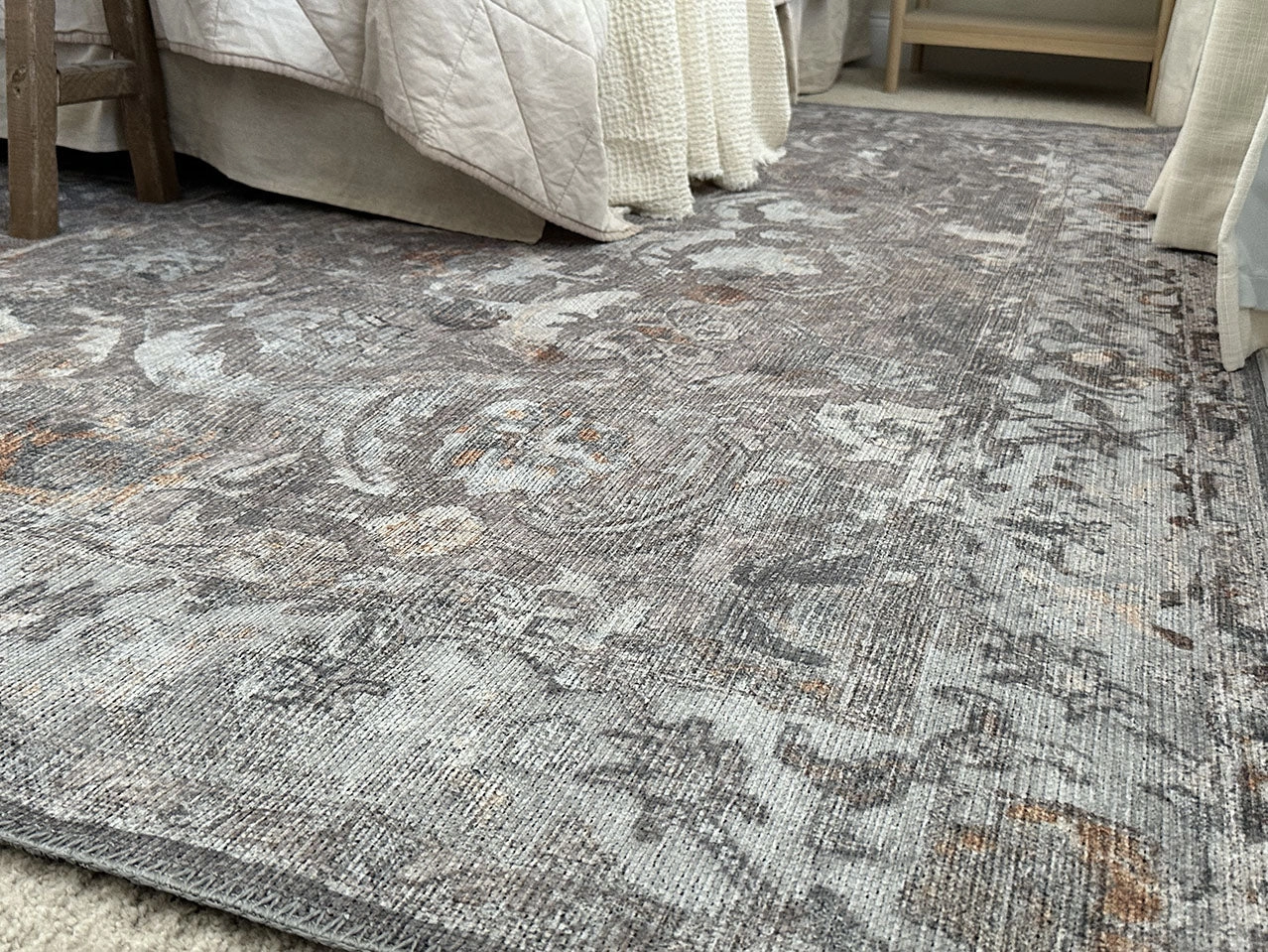 Ava Grey and Gold Traditional Distressed Washable Rug *NO RETURNS UNLESS FAULTY