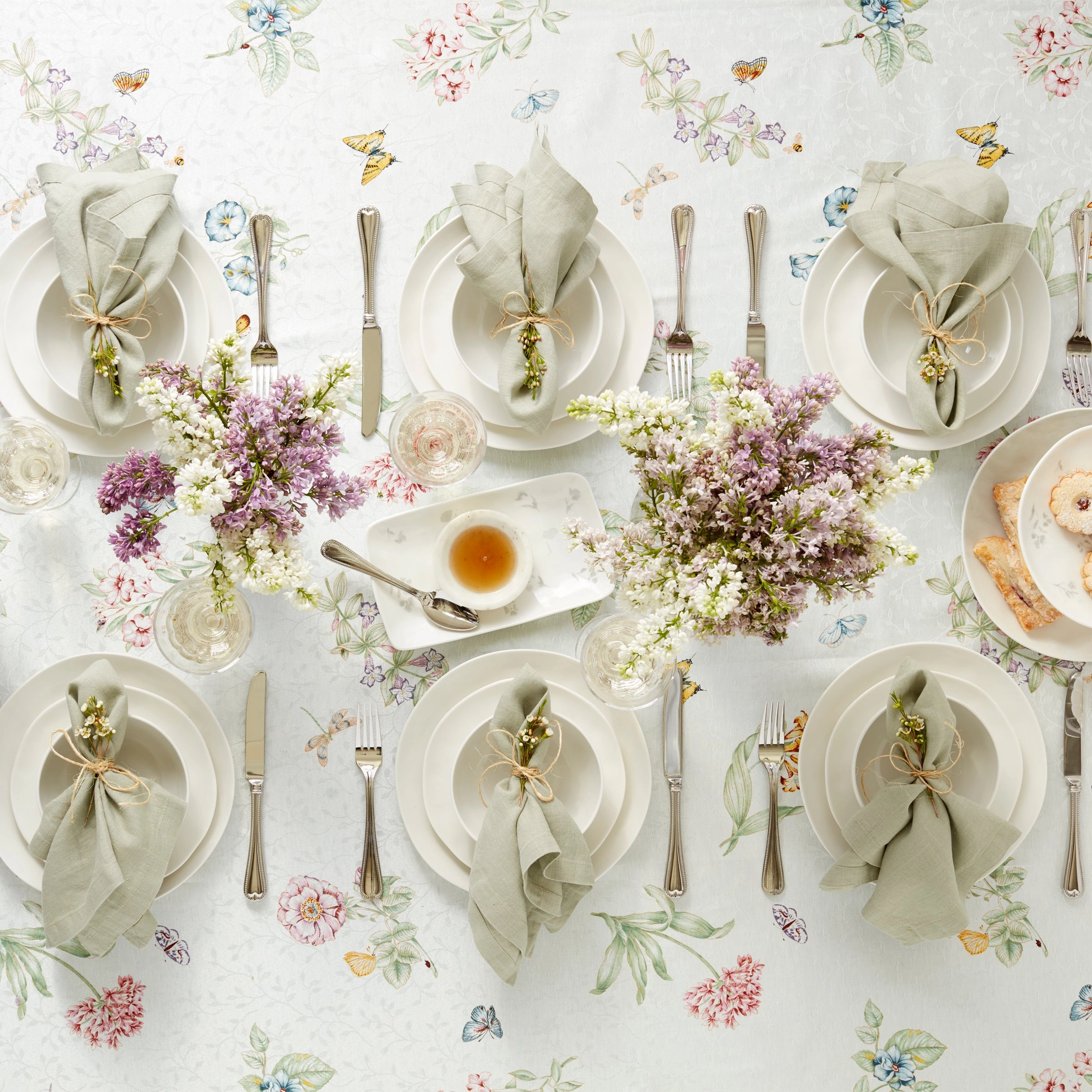 Bay Colors White Dinner Plates - Set of 4