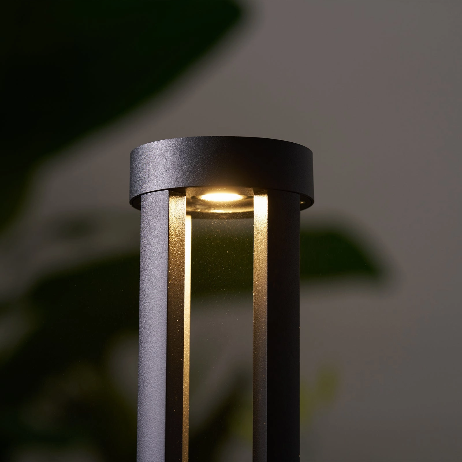 Black Cylindrical Garden Outdoor Light
