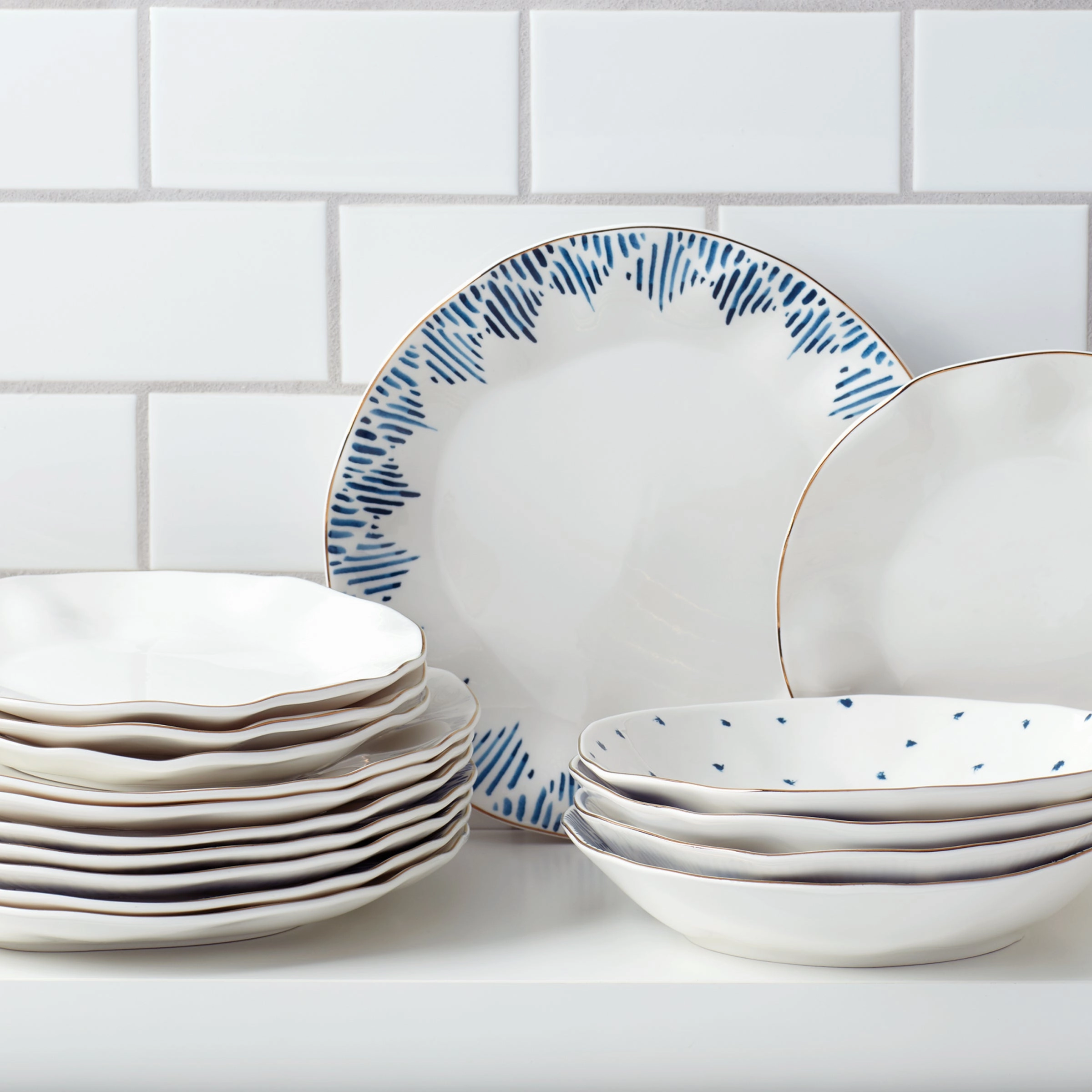 Blue Bay White Dinner Plates - Set of 4