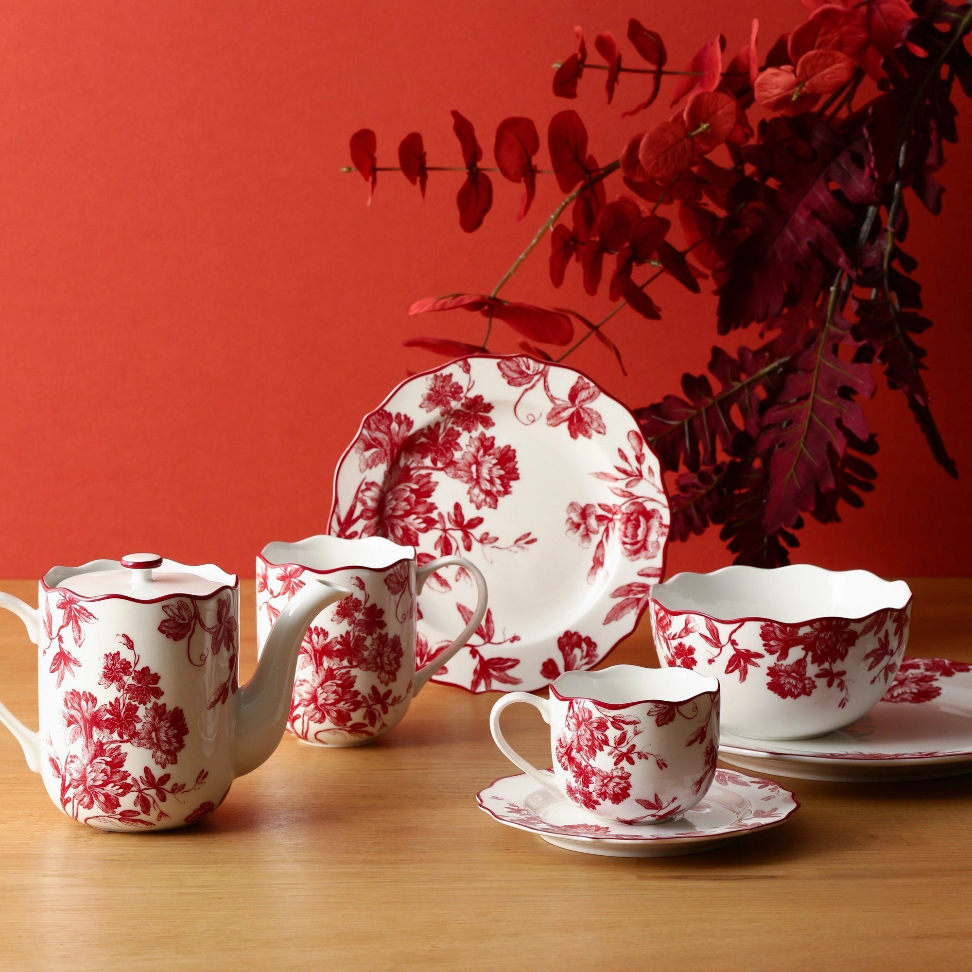 Classic Flower Plate Large Red