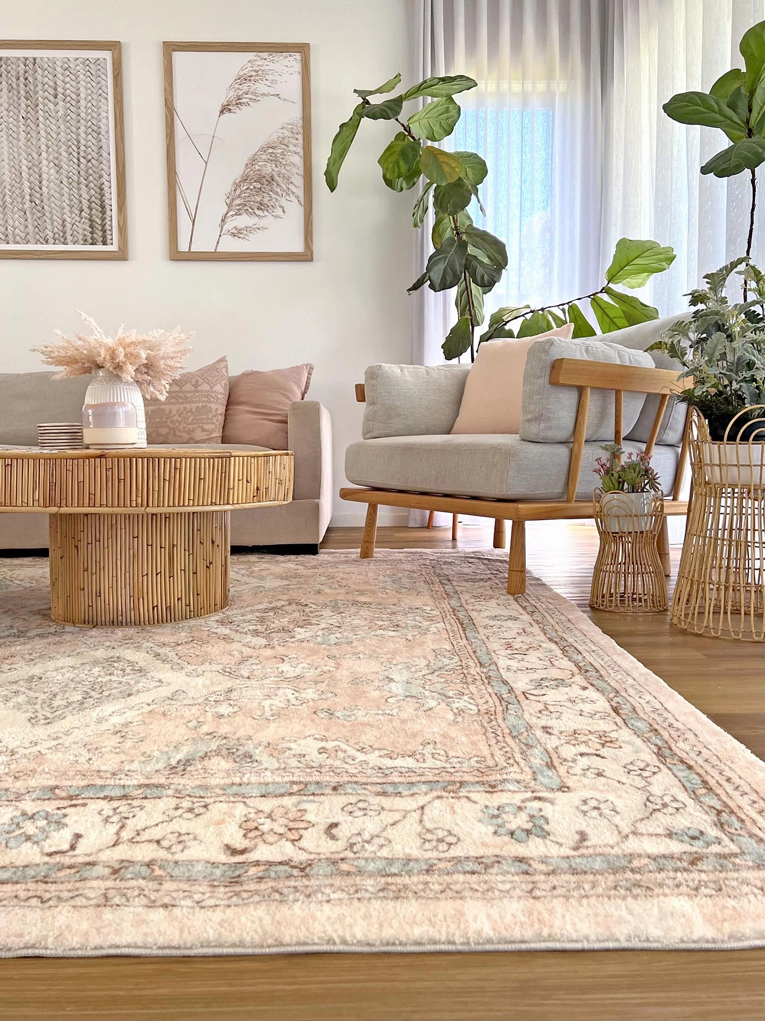 Edwina Peach and Blue Distressed Washable Rug
