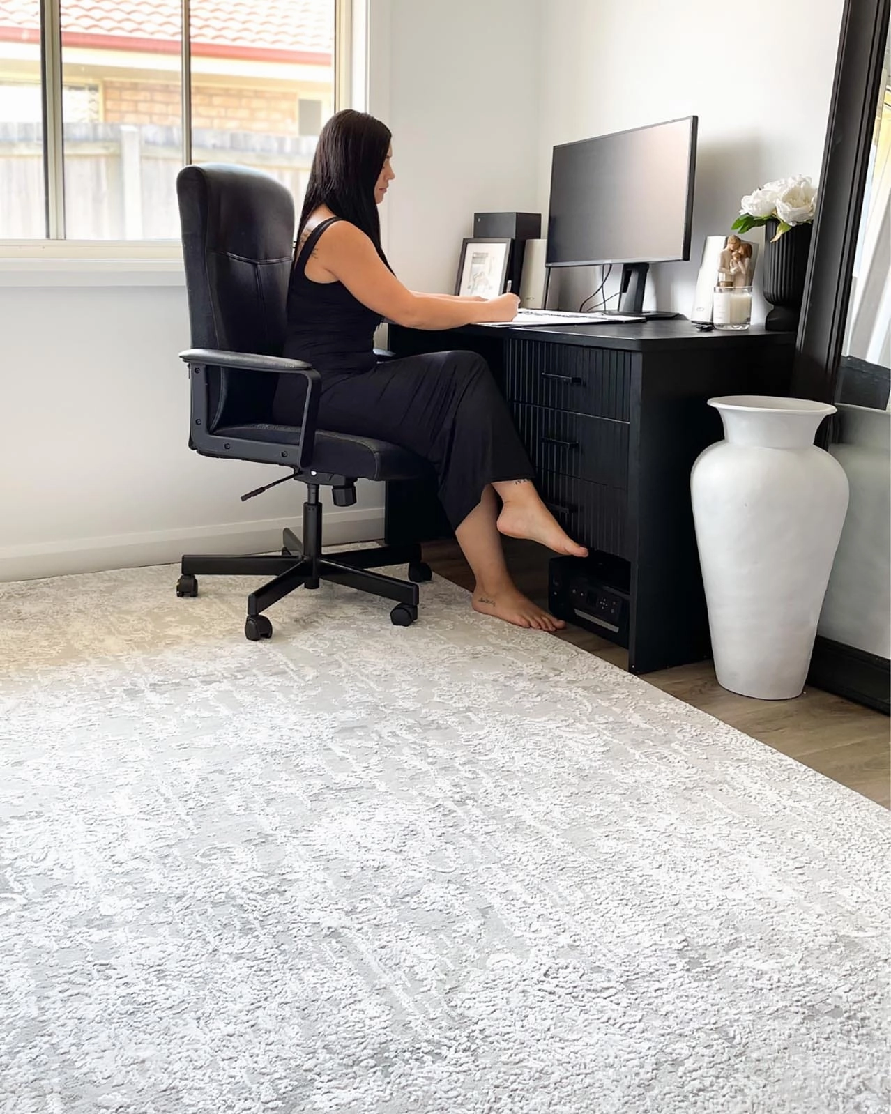 Ellery Grey Ivory Distressed Floral Rug