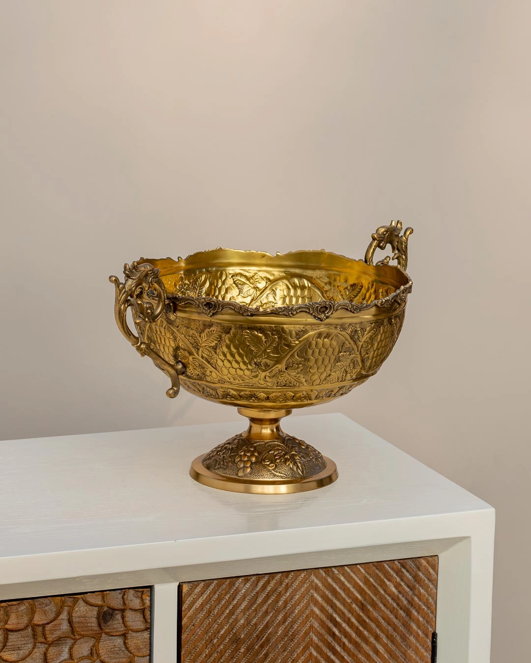 Embossed Round Deep Bowl with Handle - 10"