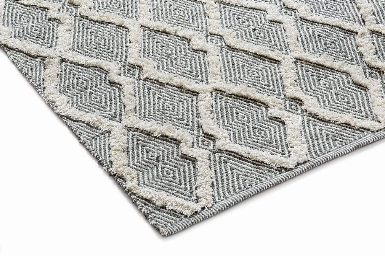 Emelie Monochrome Diamond Tufted Indoor Outdoor Rug *NO RETURNS UNLESS FAULTY
