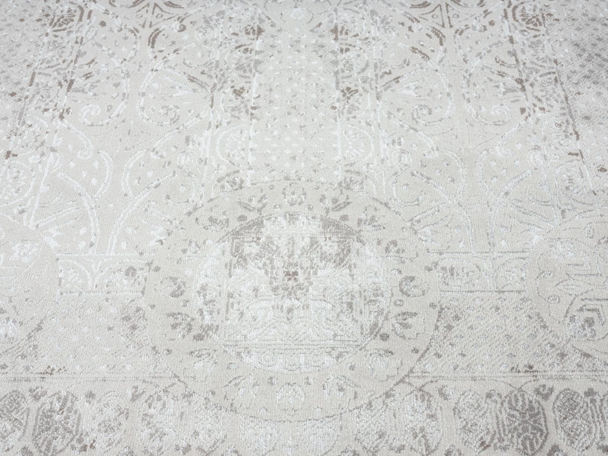 Esmeray Ivory And Grey Traditional Distressed Rug *NO RETURNS UNLESS FAULTY