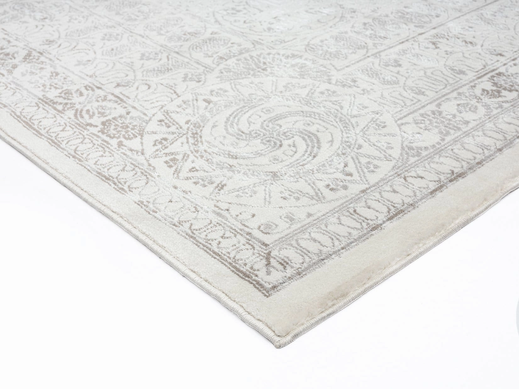 Esmeray Ivory And Grey Traditional Distressed Rug *NO RETURNS UNLESS FAULTY