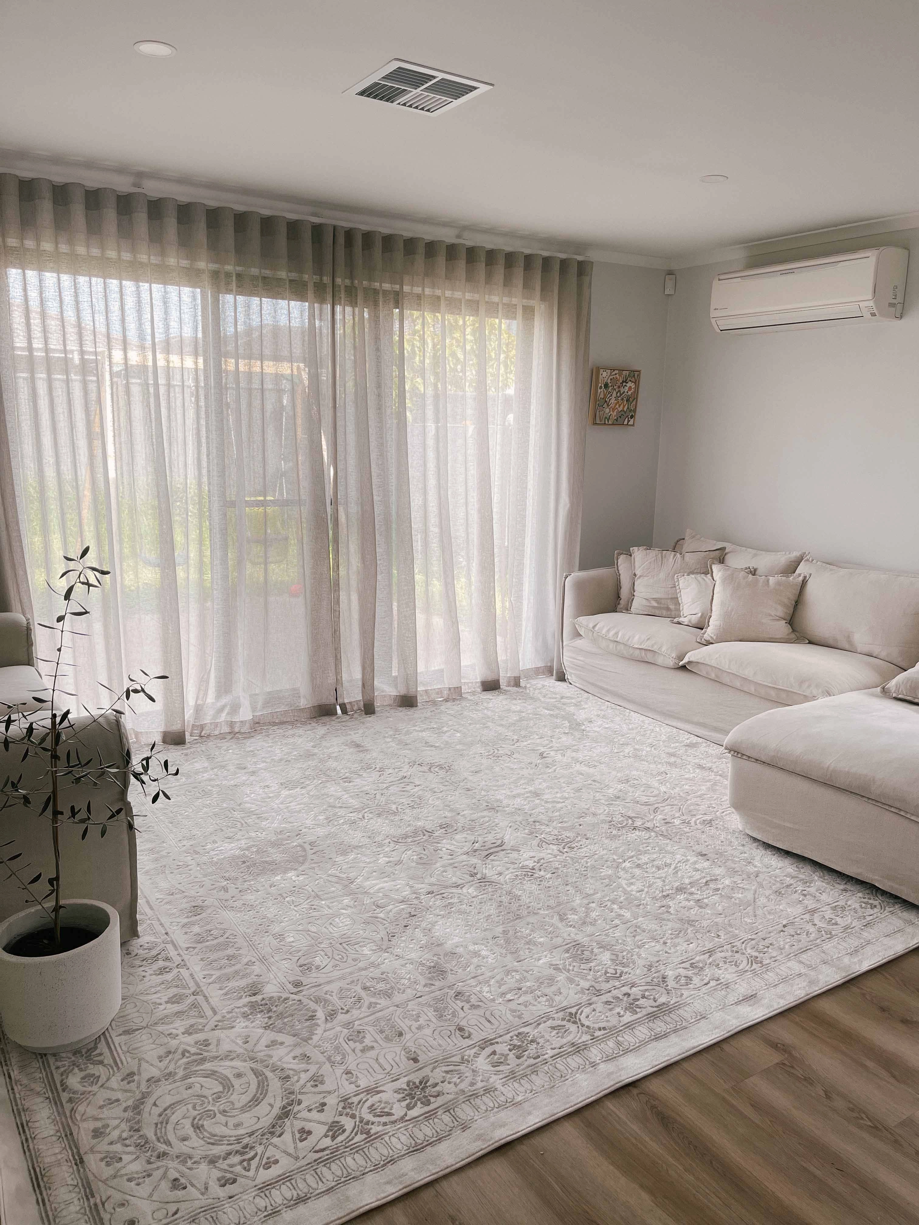 Esmeray Ivory And Grey Traditional Distressed Rug *NO RETURNS UNLESS FAULTY