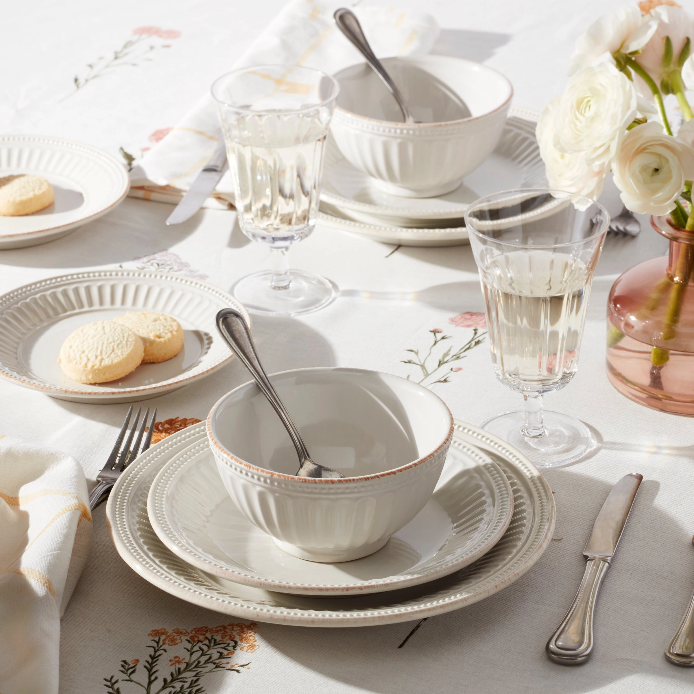French Perle Groove White 4-Piece Place Setting