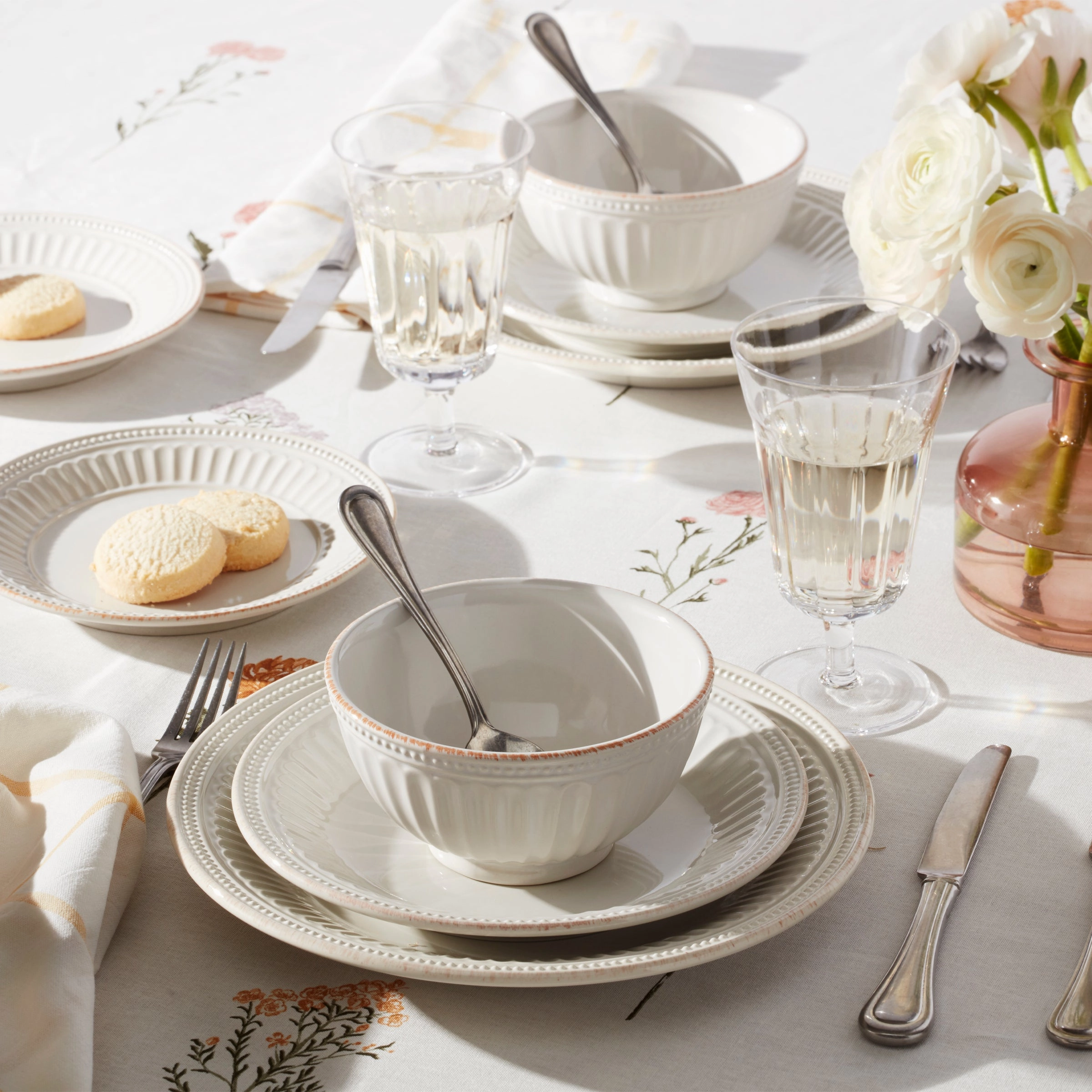 French Perle Groove White 4-Piece Place Setting