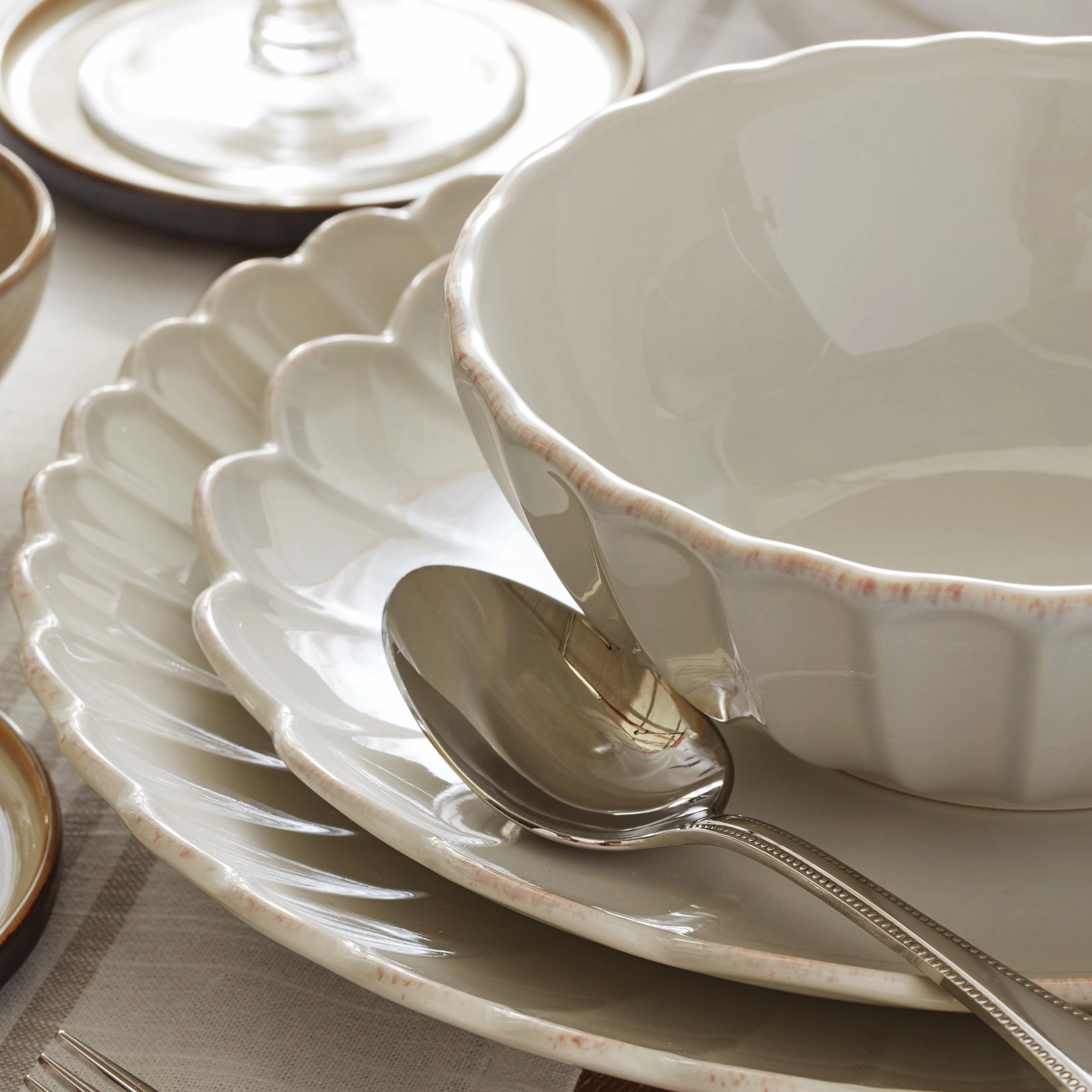 French Perle Scallop Dinner Plates - Set of 4