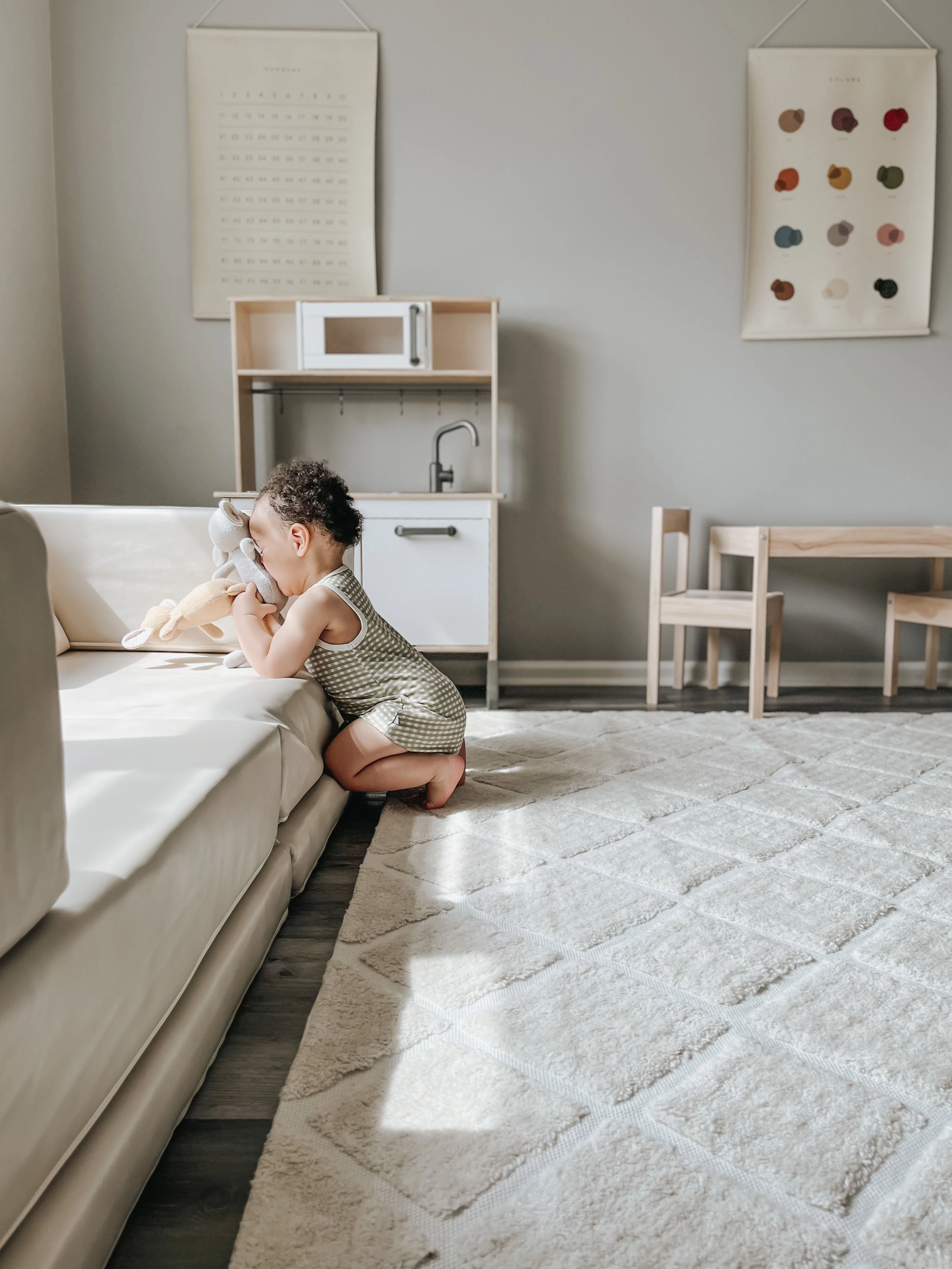 Gia Ivory Diamond Tribal PET Shag Rug