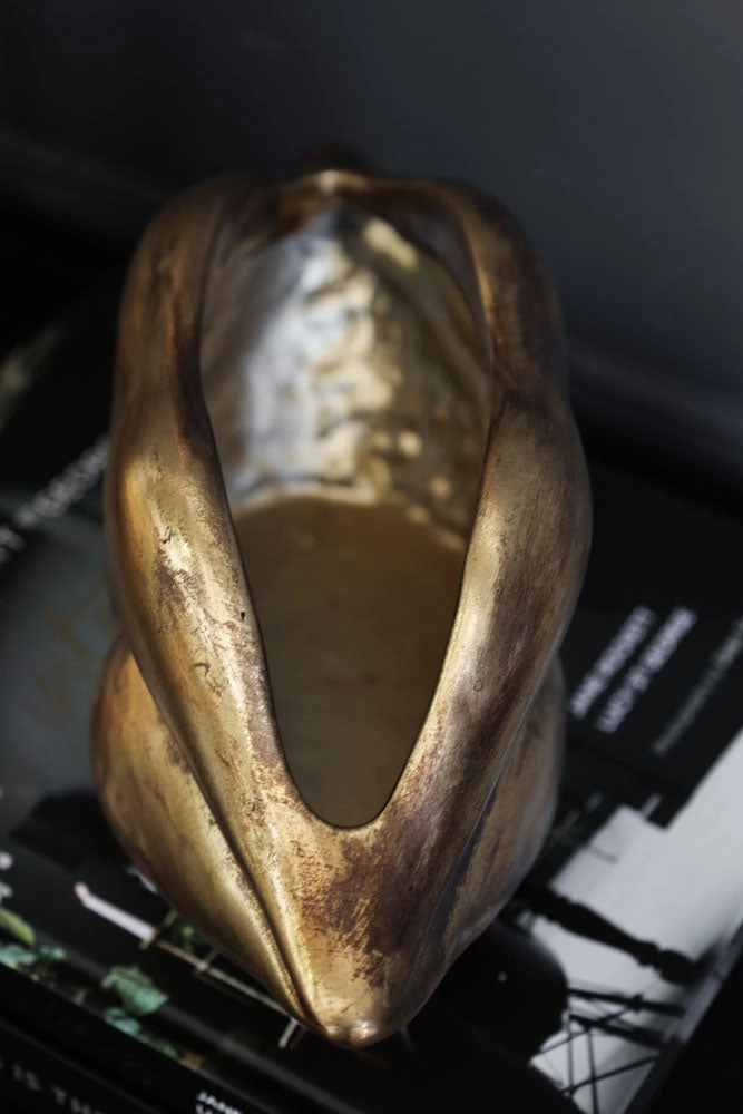 Gold Lips Short Stem Vase