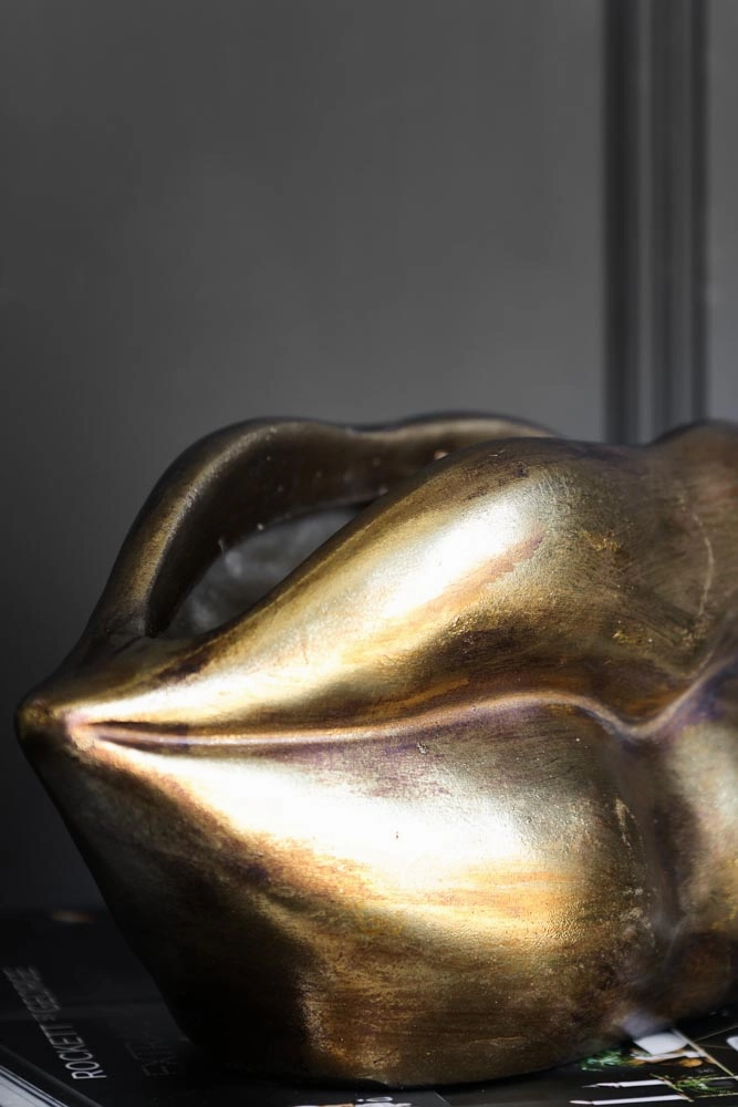 Gold Lips Short Stem Vase