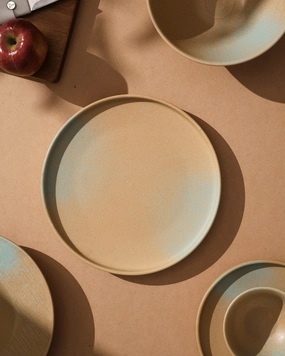 Golden Drift Matte Dinner Platemodern kitchen decor ,kitchen dinner set ,dinnerware 
