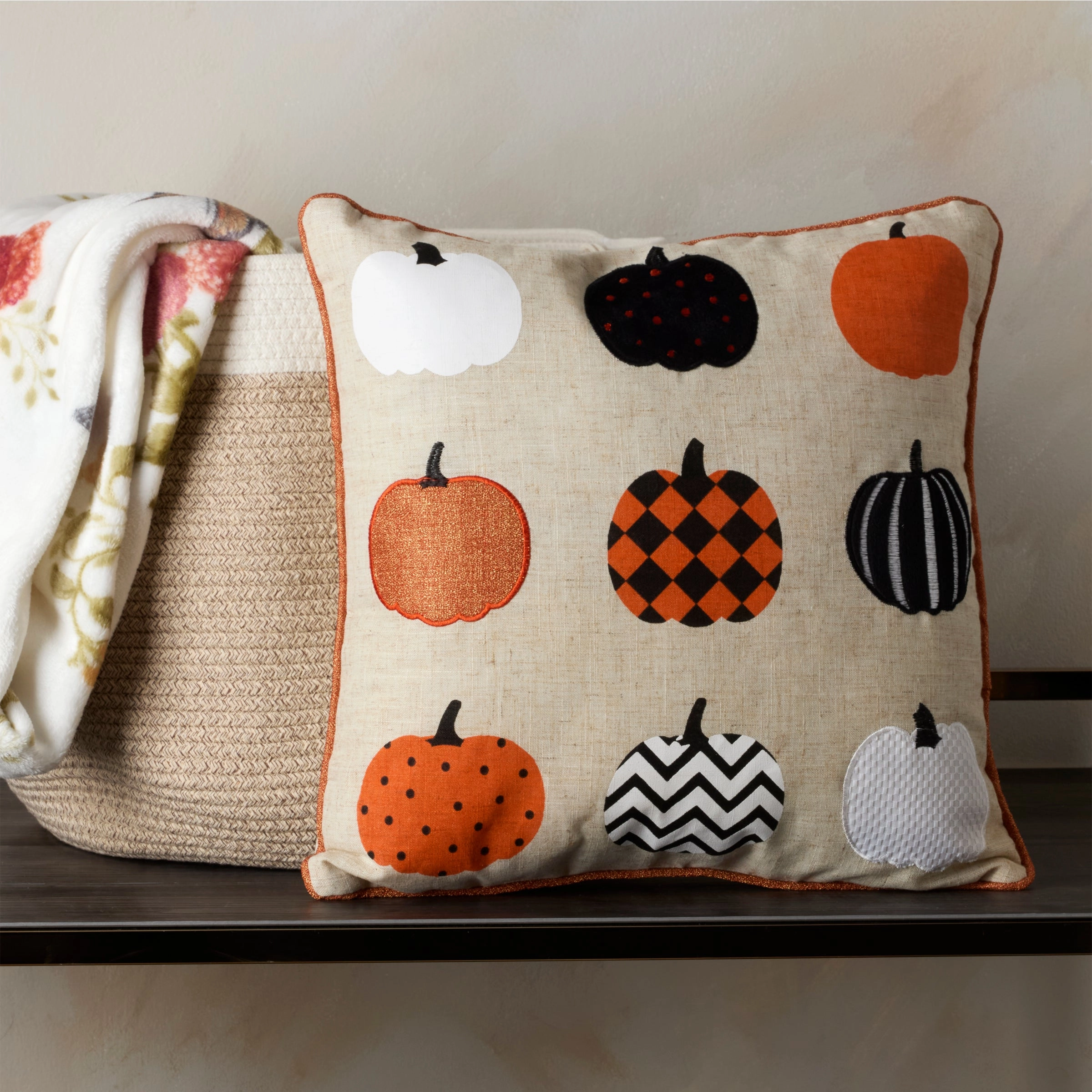 Halloween Pumpkin Line Up Pillow 18X18halloween party decor ,outdoor halloween decor 