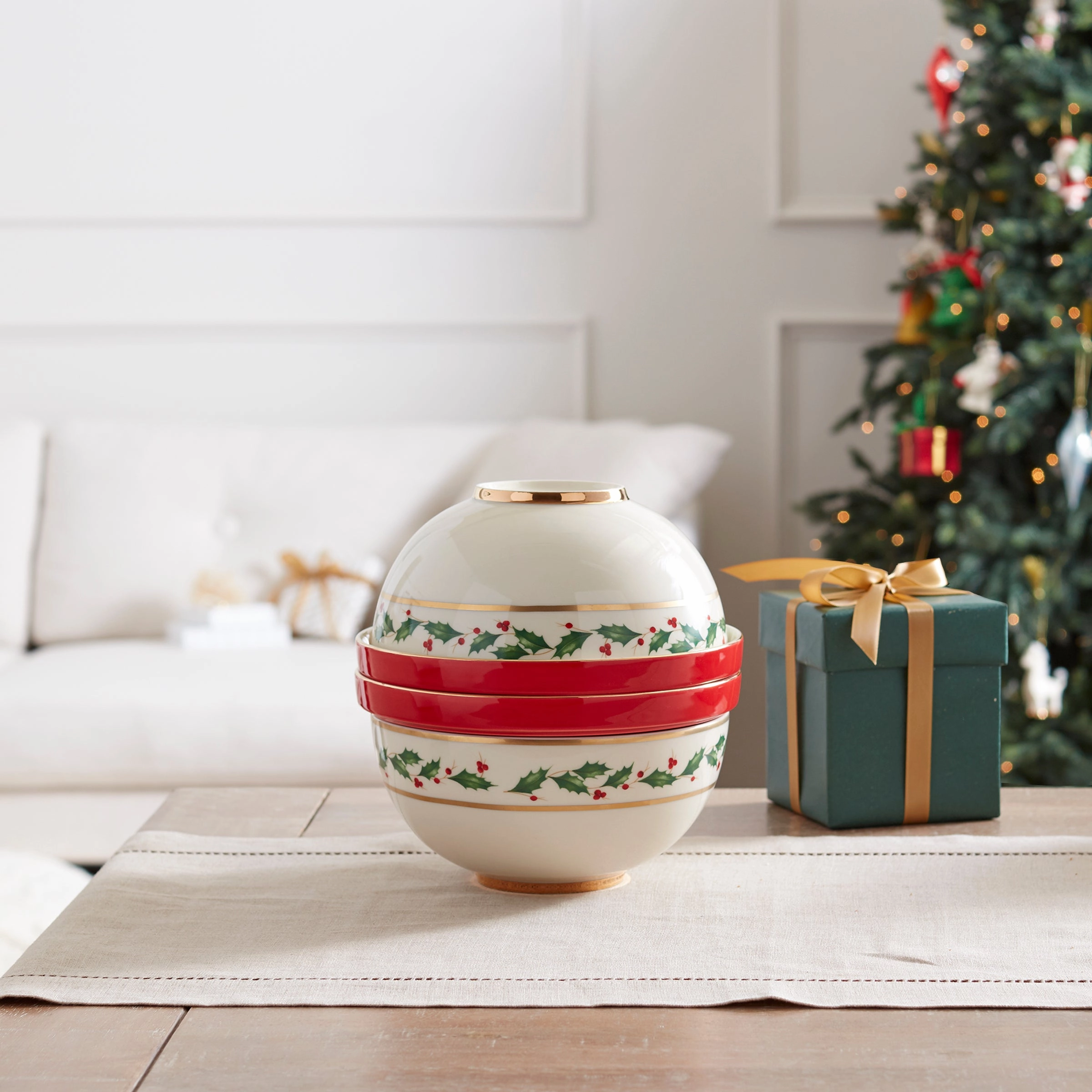 Holiday 8-Piece Nesting Dinnerware Set