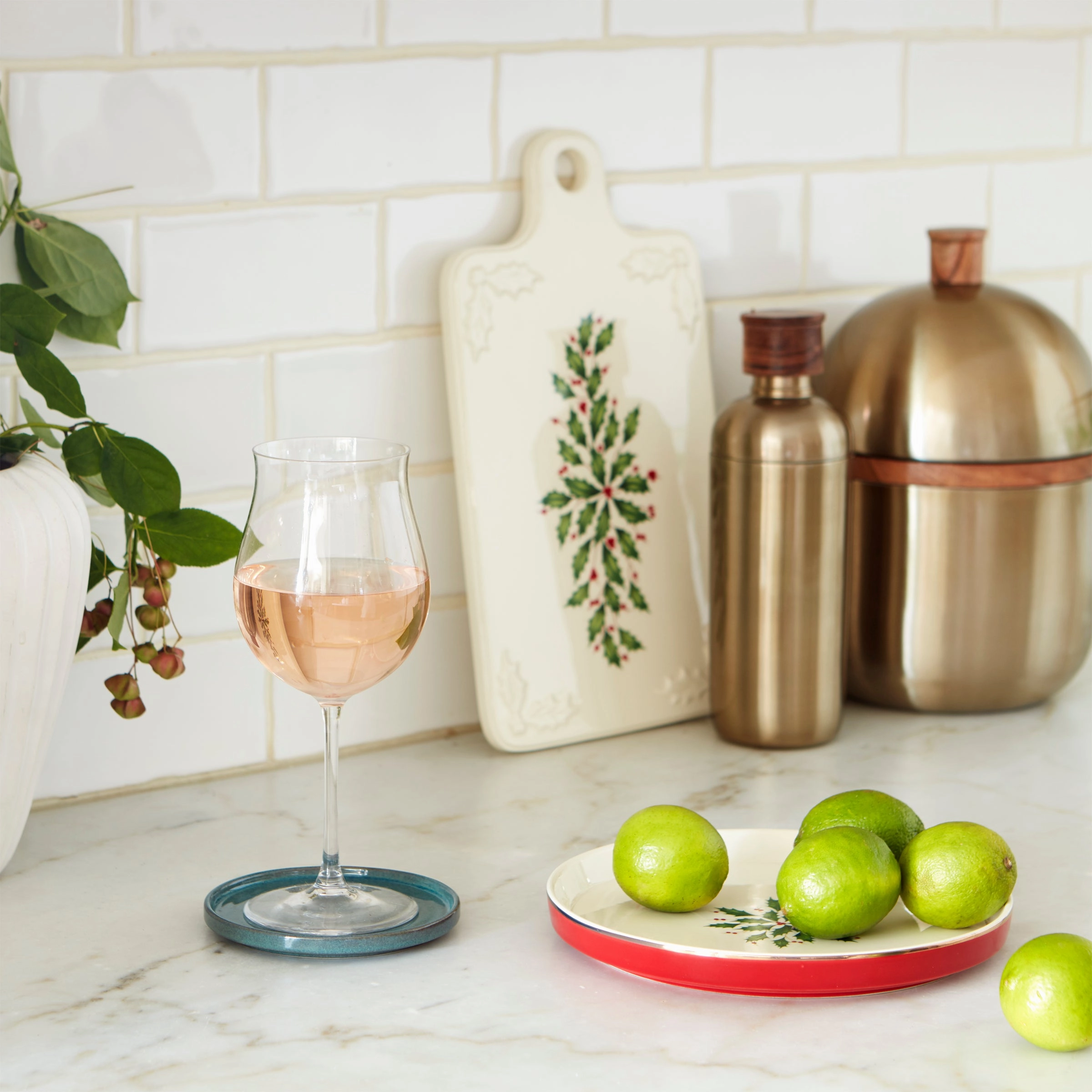 Holiday 8-Piece Nesting Dinnerware Set