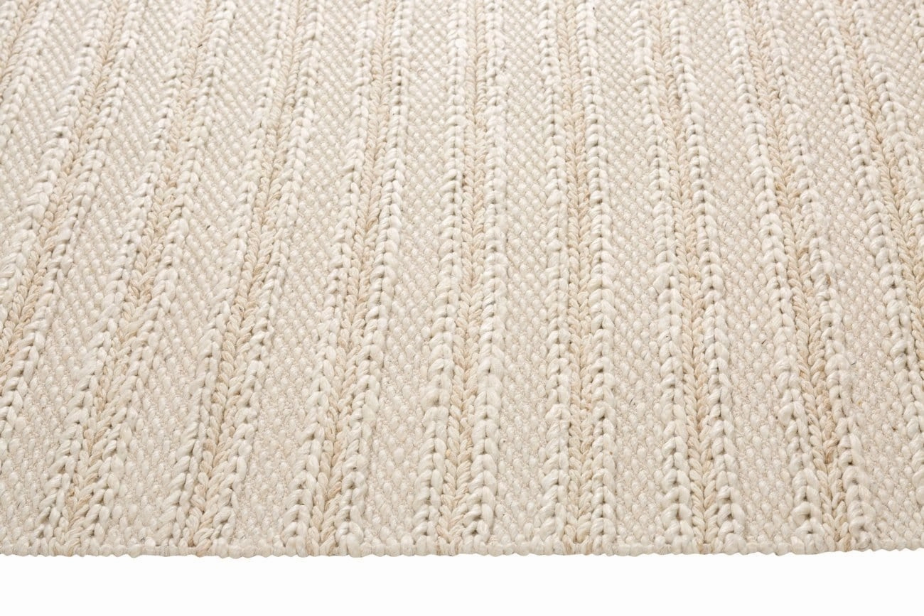 Isabella Marbled Ivory and Beige Braided Rug
