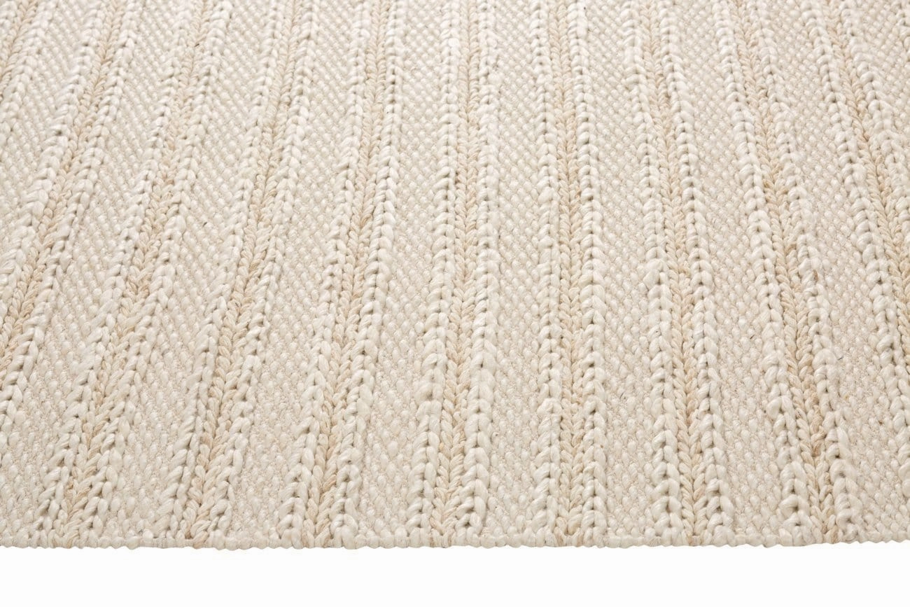 Isabella Marbled Ivory and Beige Braided Rug