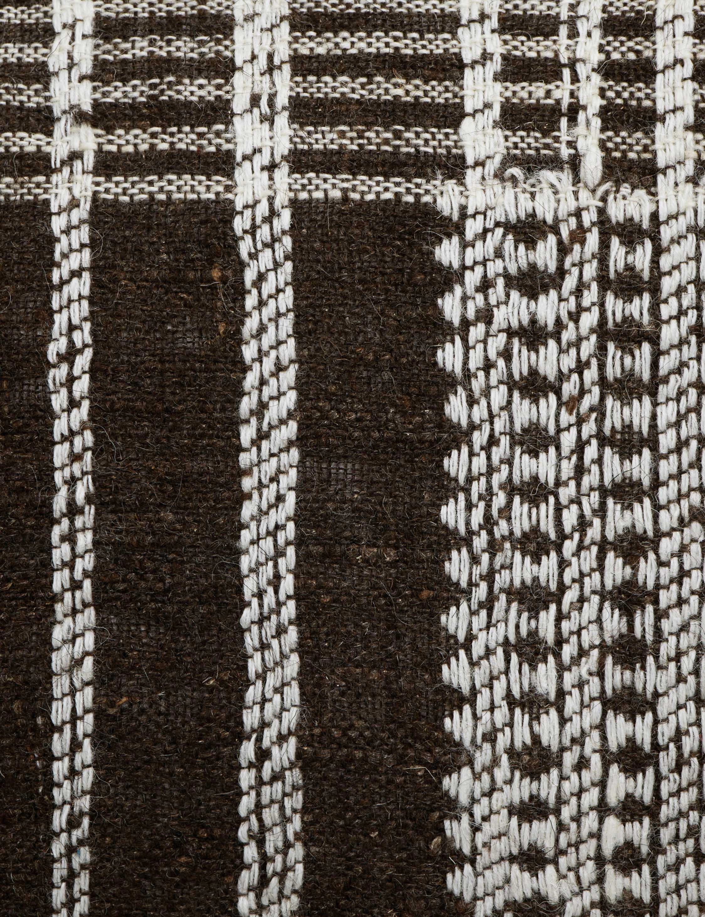 Kavia Pillow