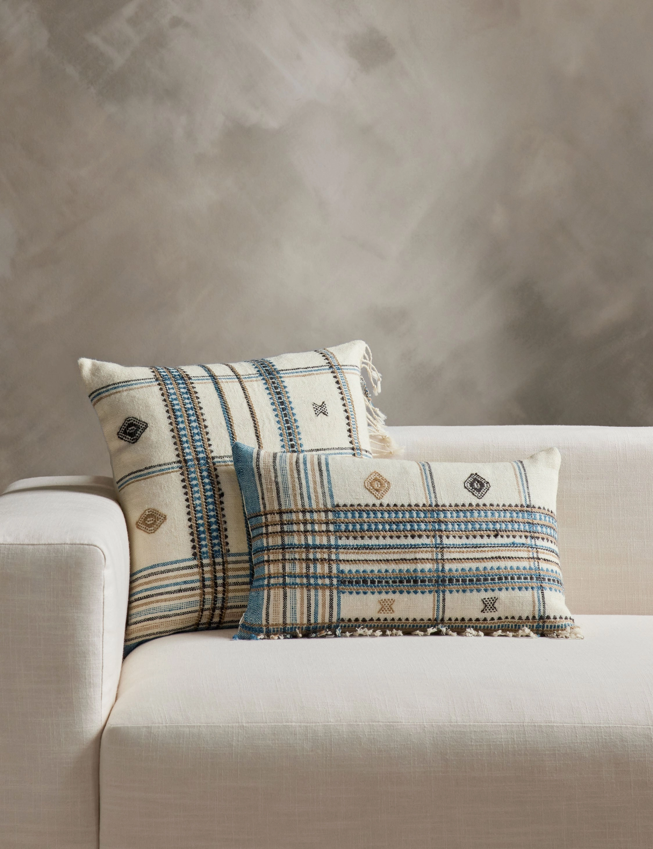 Kavia Pillow