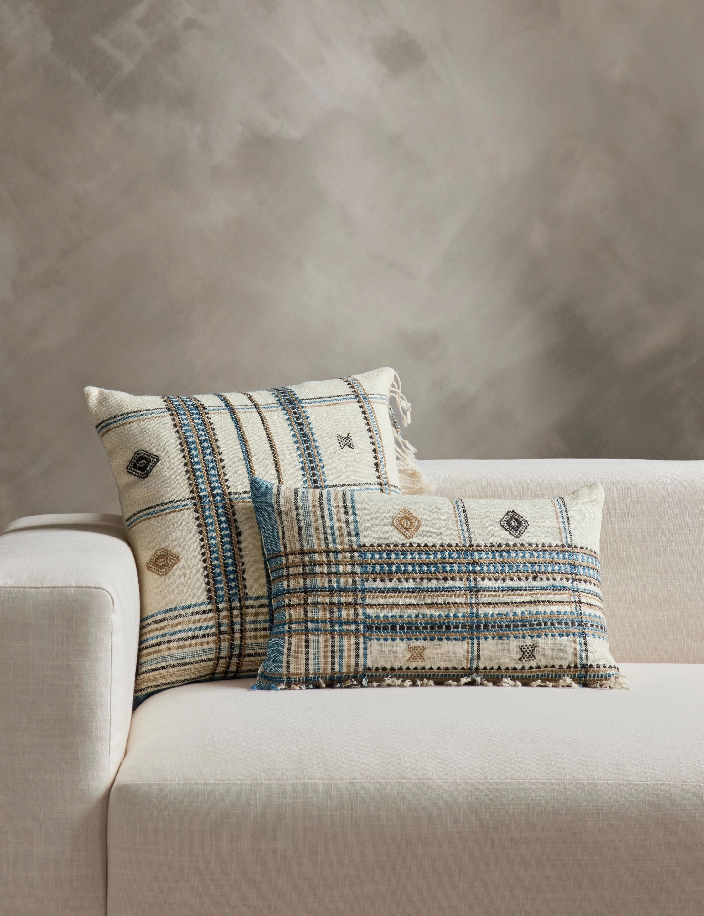 Kavia Pillow