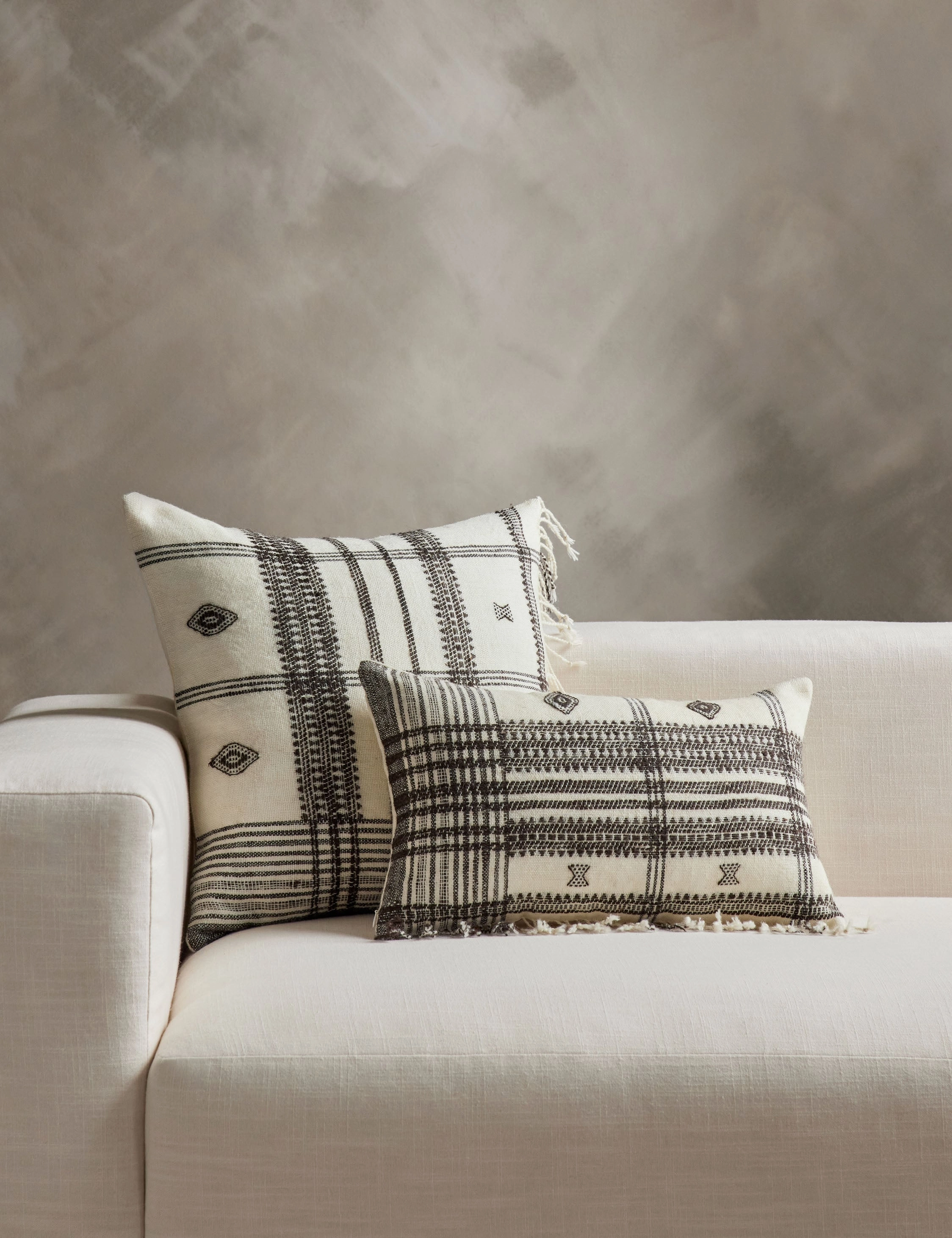 Kavia Pillow