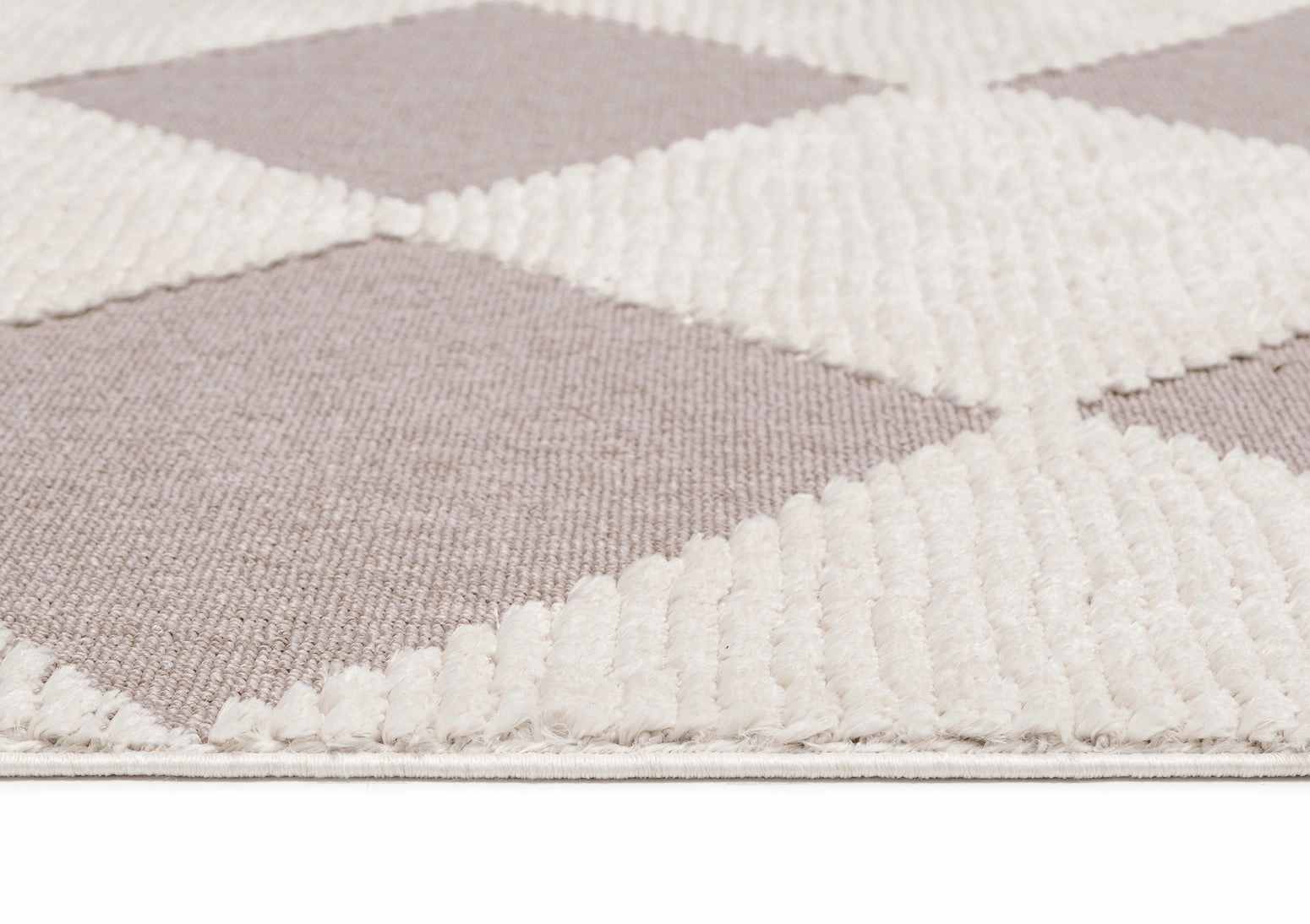 Kelsey Ivory and Beige Checkered Rug *NO RETURNS UNLESS FAULTY