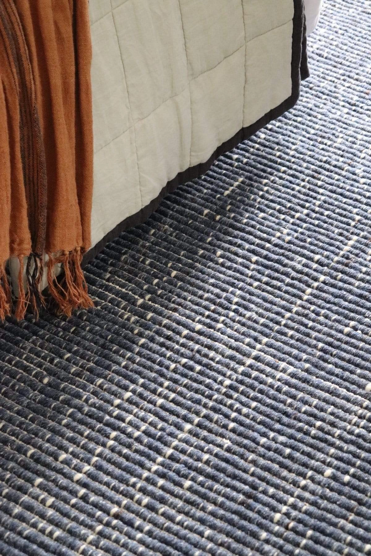 Kendra Navy Blue and Ivory Wool Rug