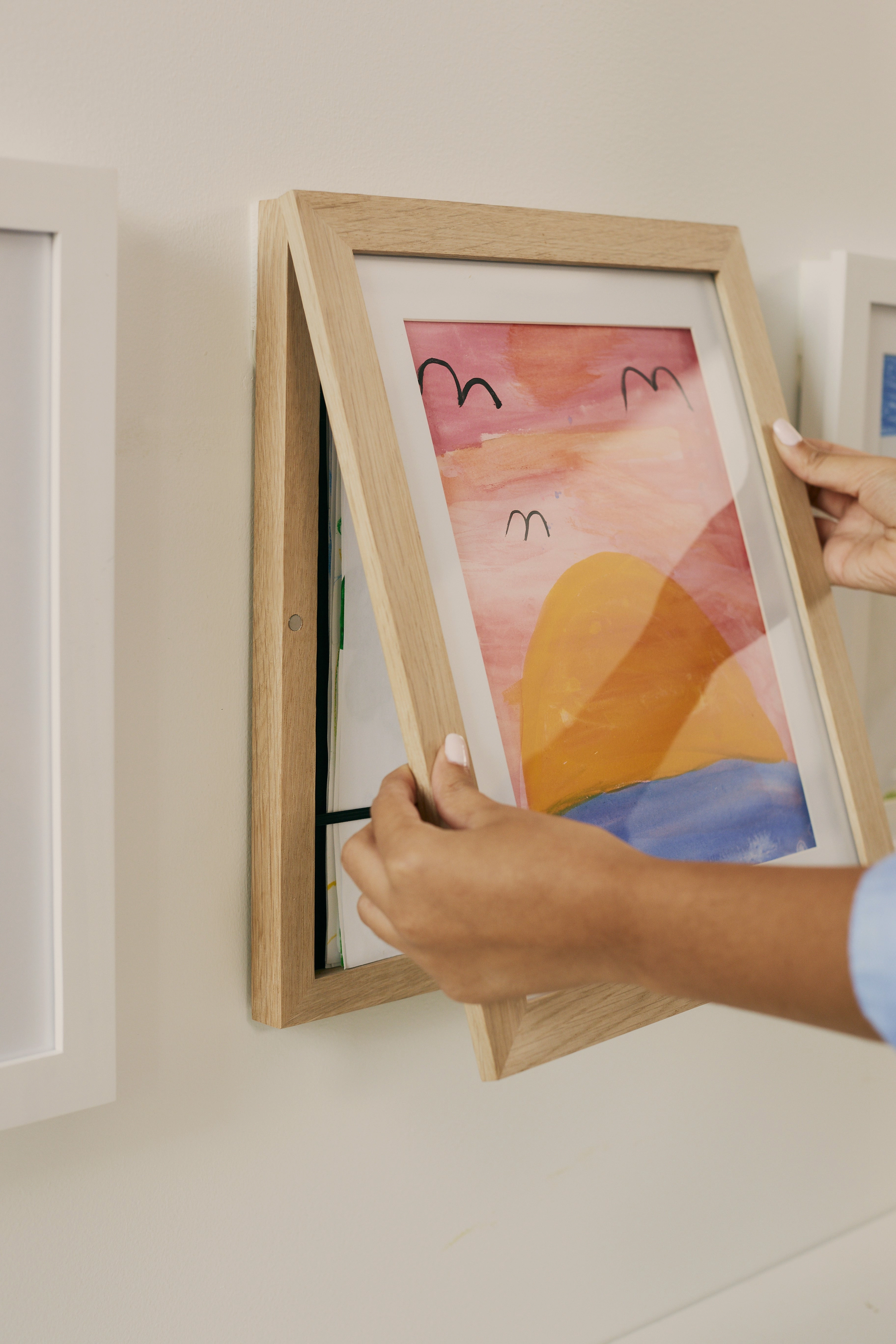 Kids Art Frame in Dark Oak, 8.5x11 in | 22x28 cm