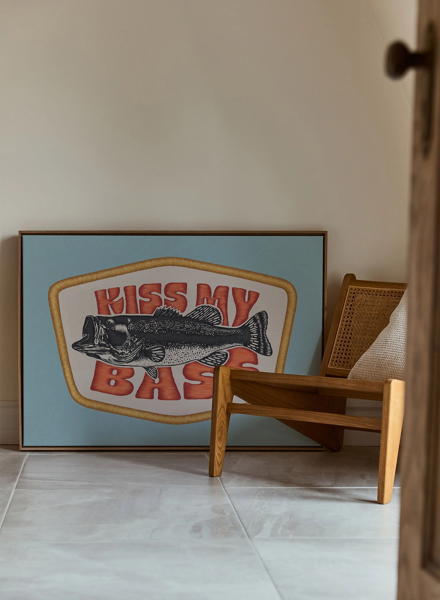 Kiss My Bass, Canvas