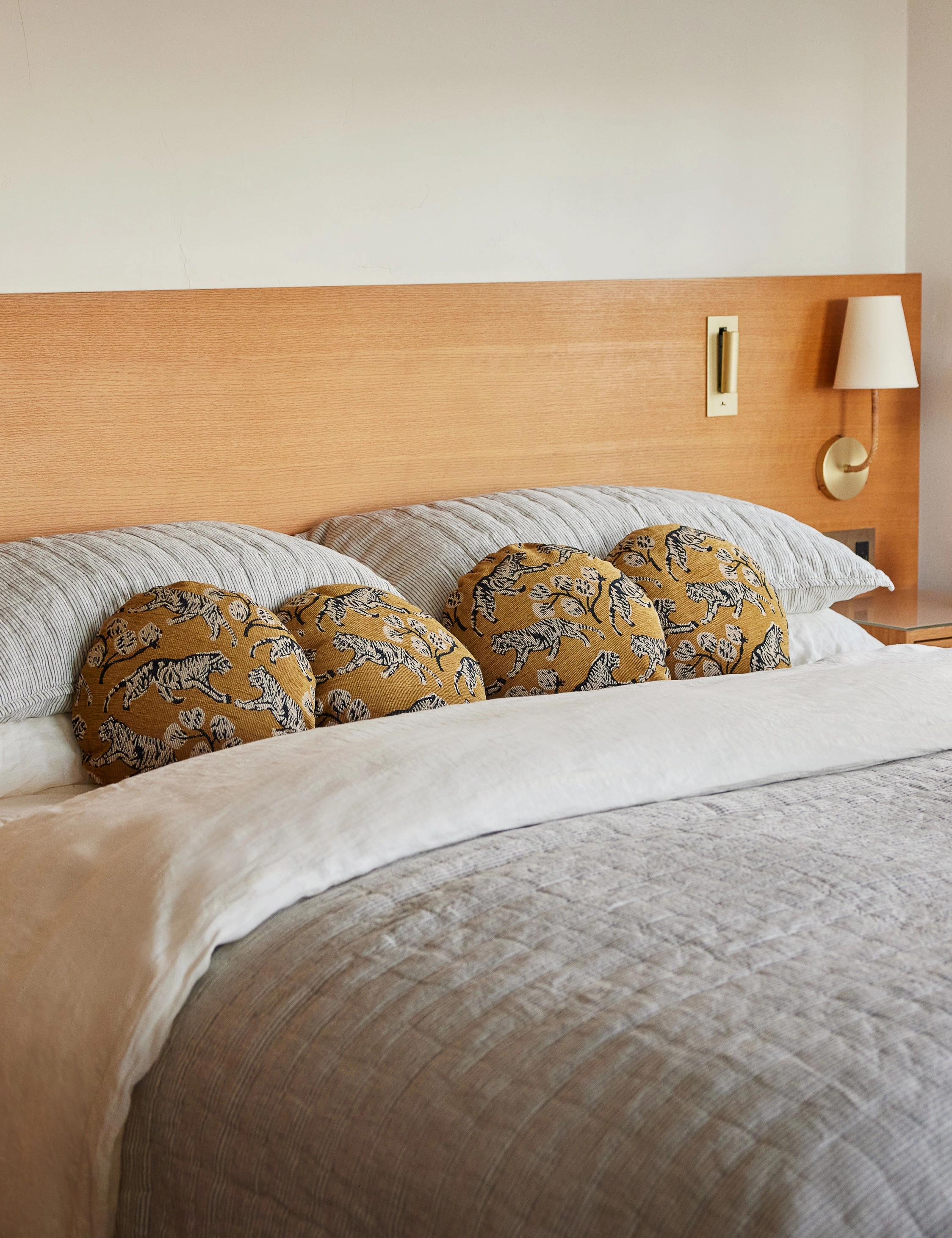 Lammin Linen Quilted Coverlet by Sarah Sherman Samuelbedding sets ,throw blankets 