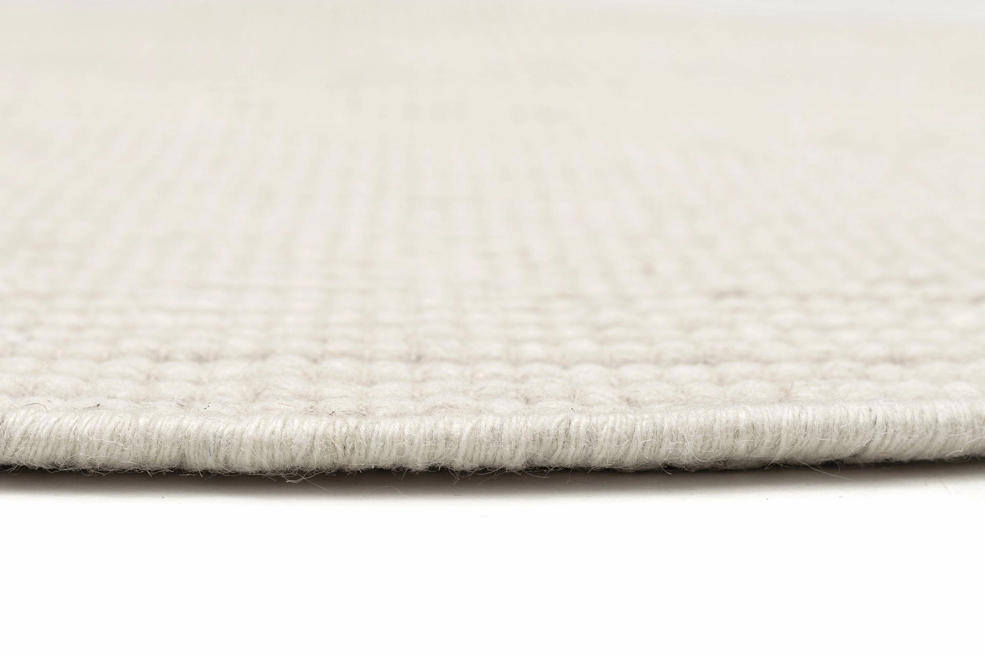 Larvic Ivory Chunky Wool Round Rug