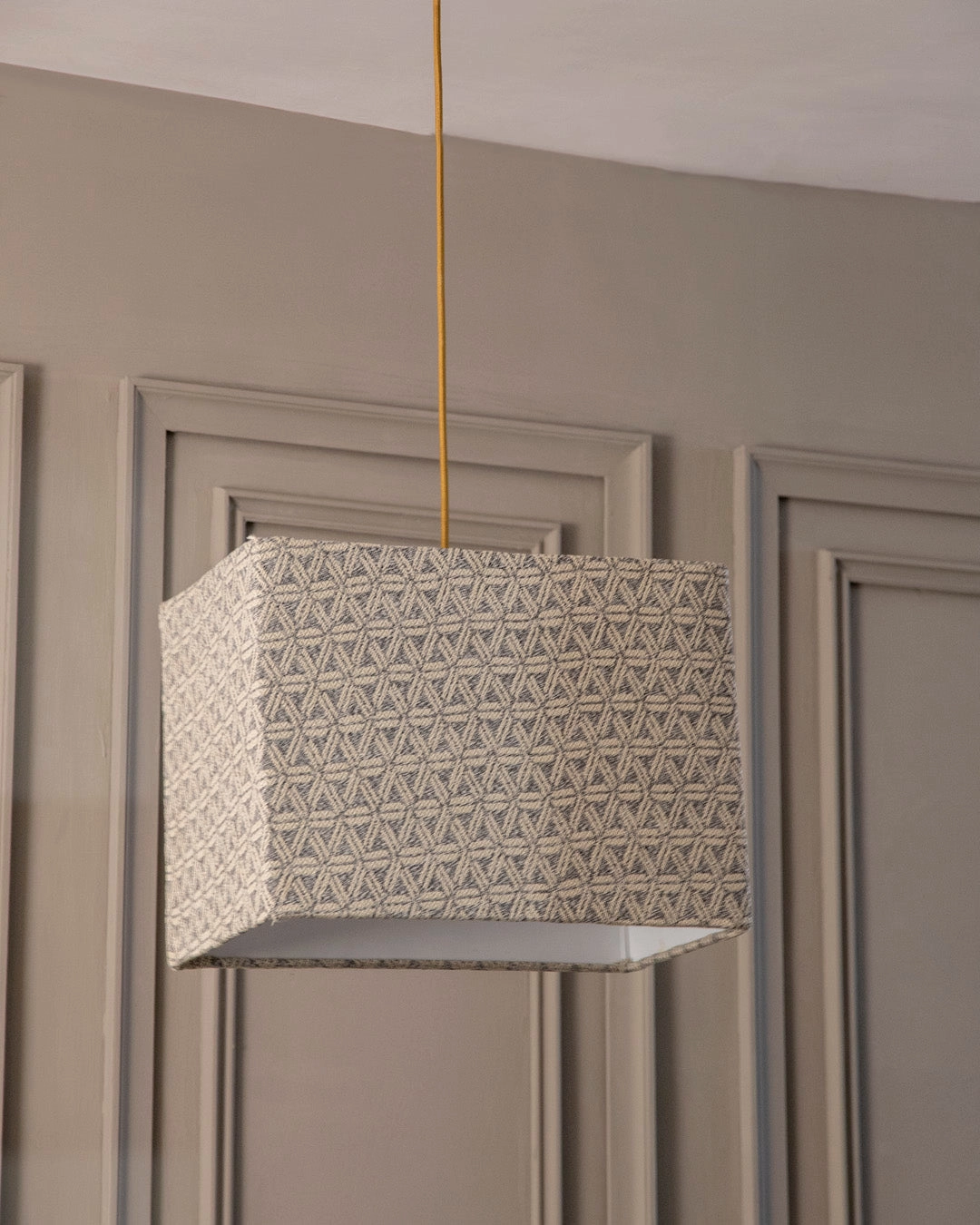 Lattice Pattern Rectangular Shade Pendant Light