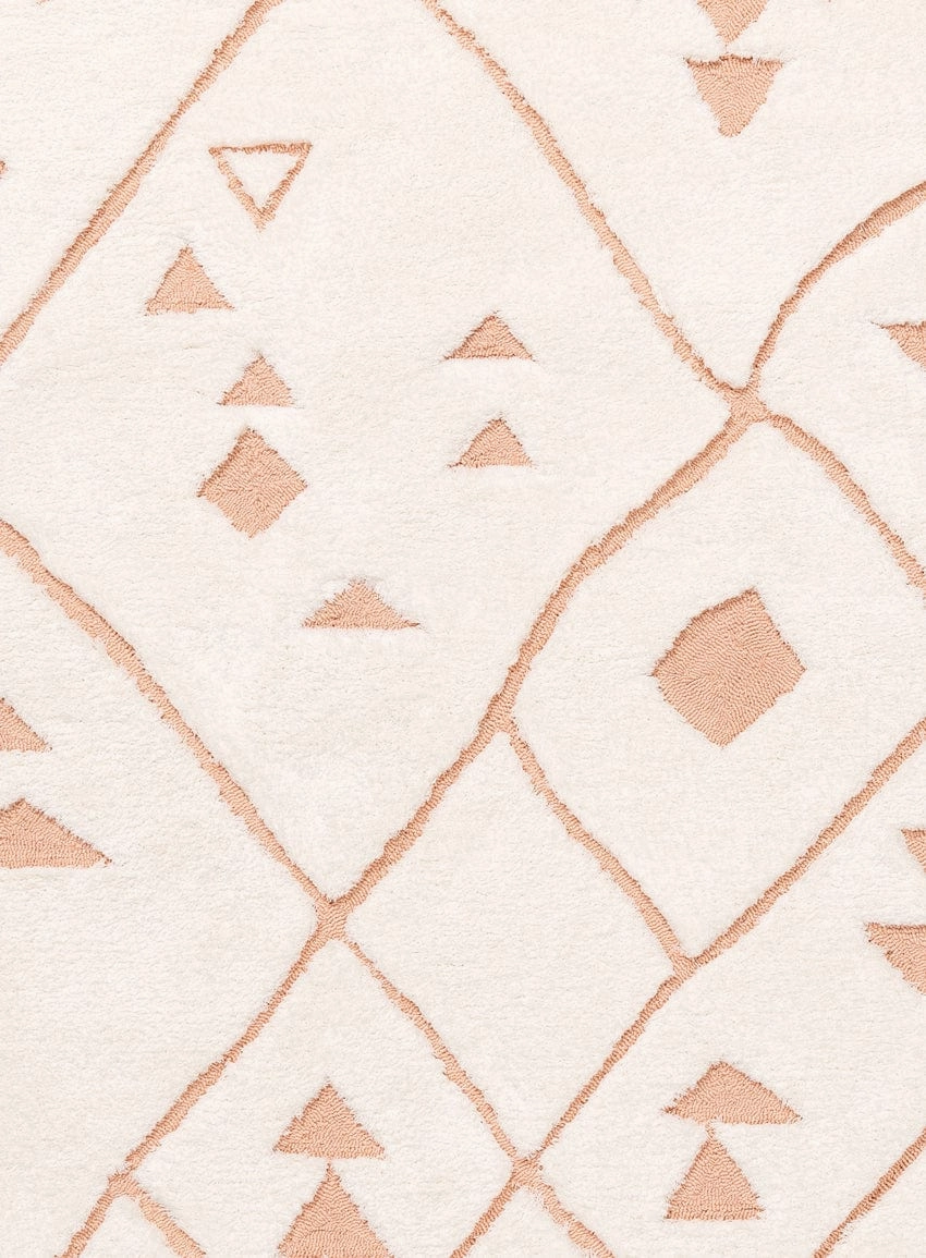 Leesha Cream and Peach Tribal Shag Rug *NO RETURNS UNLESS FAULTY