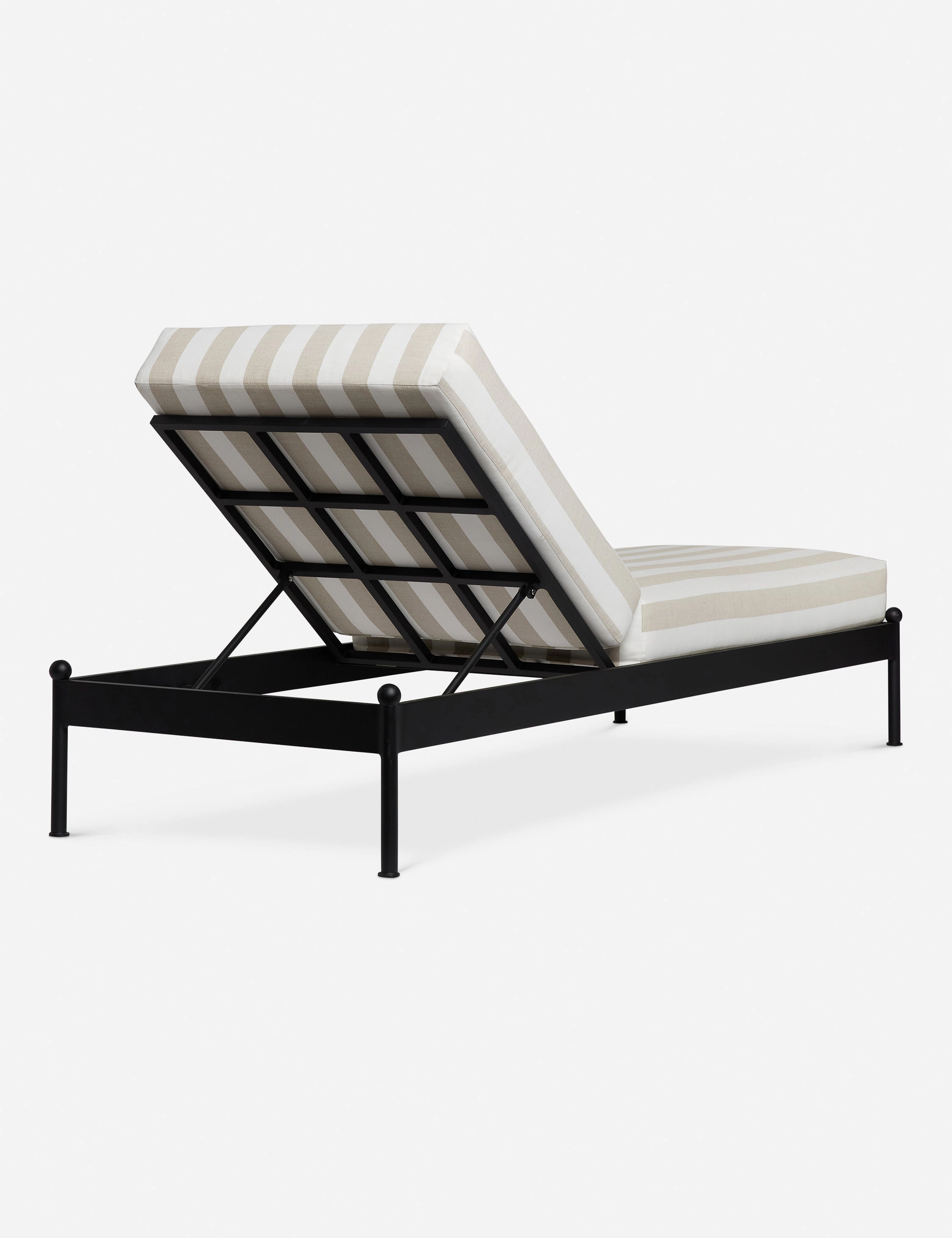 Leni Outdoor Chaise