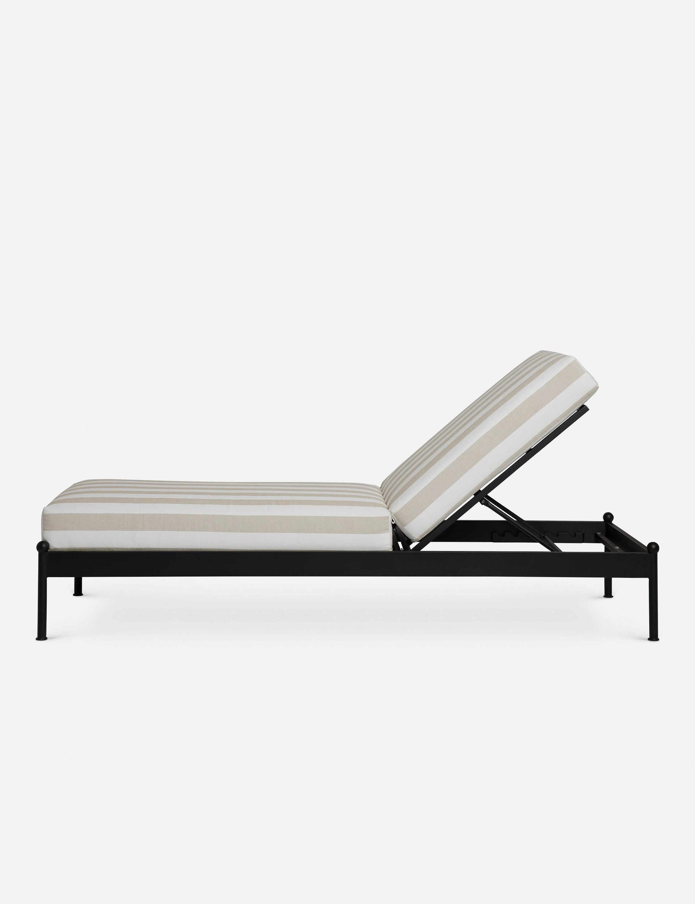 Leni Outdoor Chaise