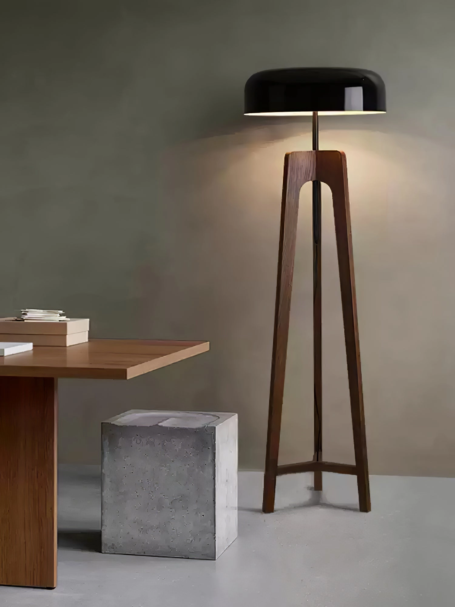 Linea Floor Lamp