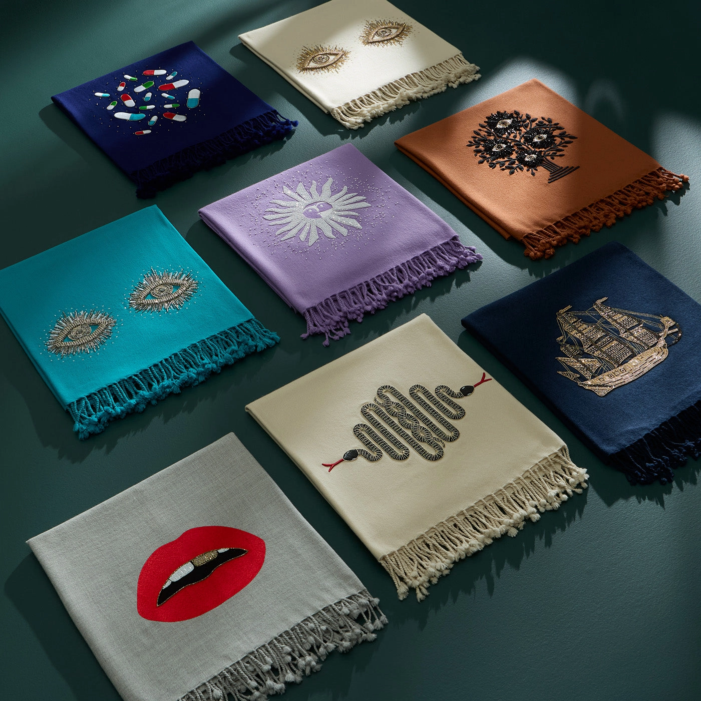 Lips Embellished Throw