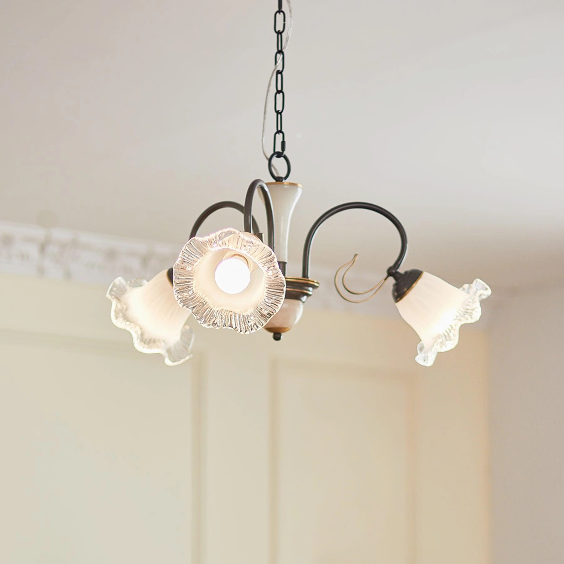 Luce Black Chandelier