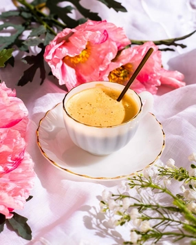 Luxe Gold Rimmed Cup & Saucer - Clearmodern kitchen decor ,kitchen dinner set ,dinnerware 