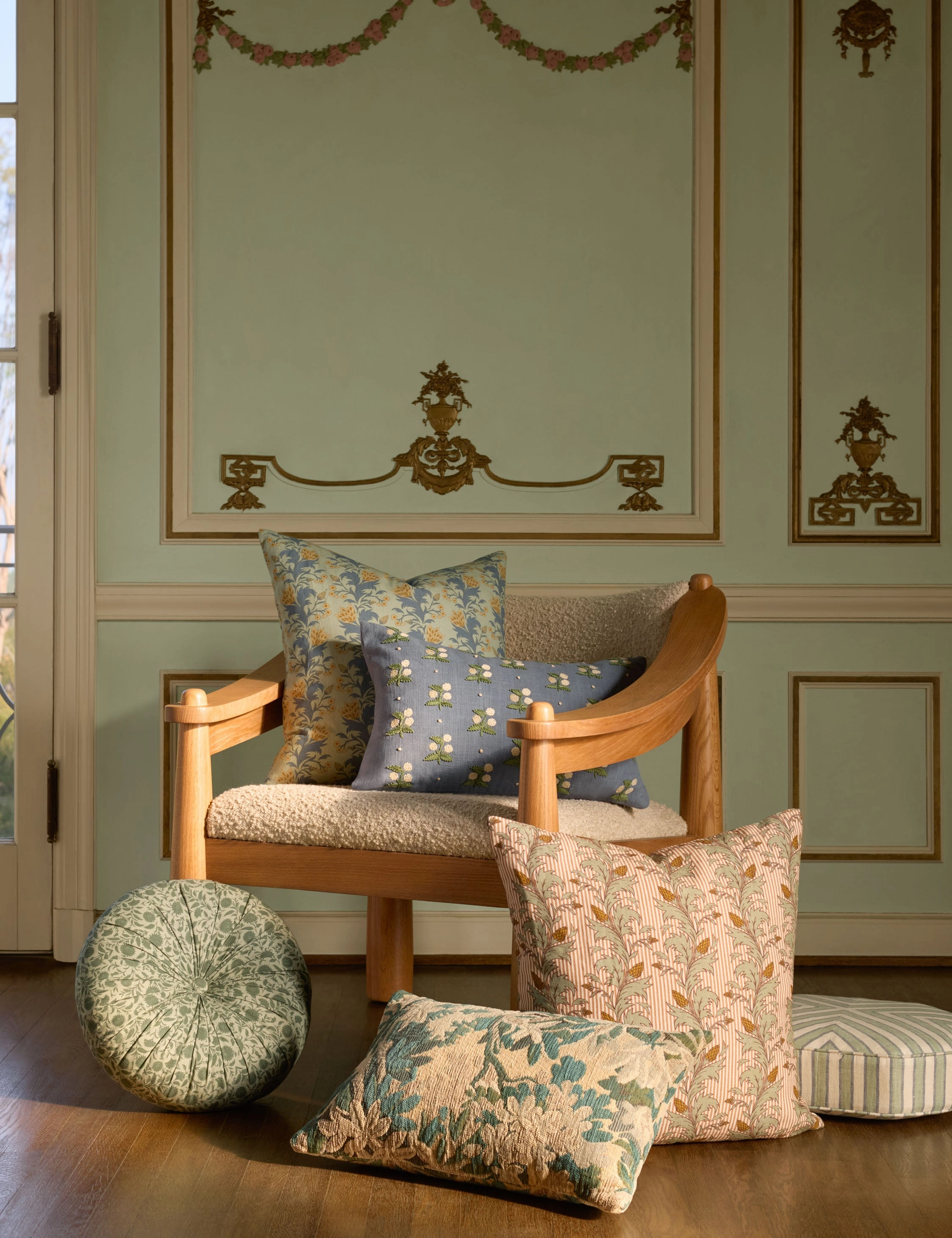 Madelief Embroidered Pillow